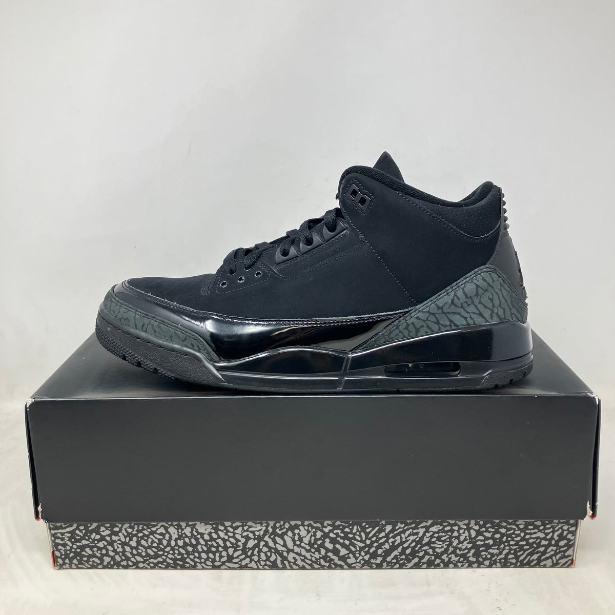 Jordan 3 Retro Black Cat (2025)