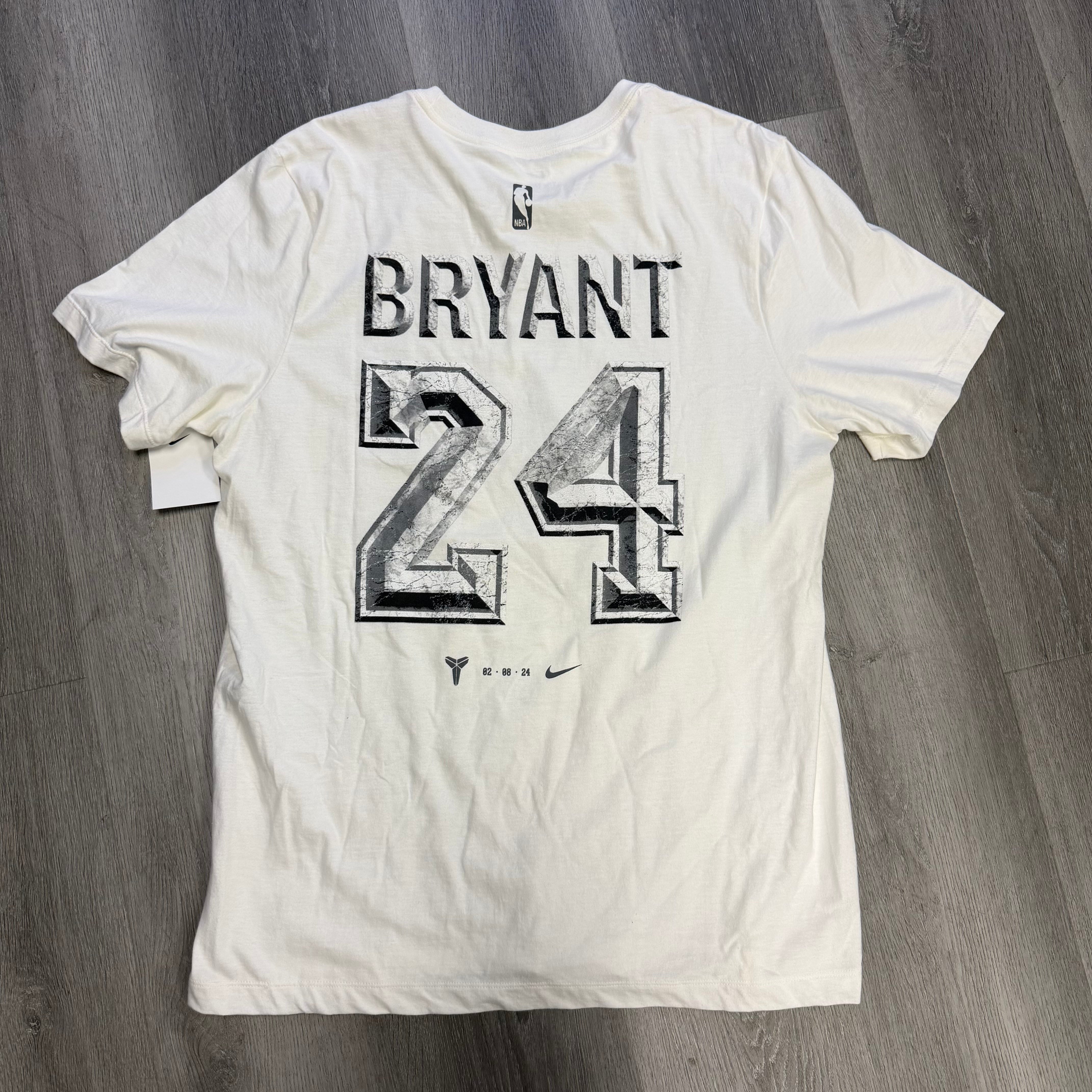 Nike Kobe Bryant Los Angeles Lakers Memorial Statue Unveil T-shirt White