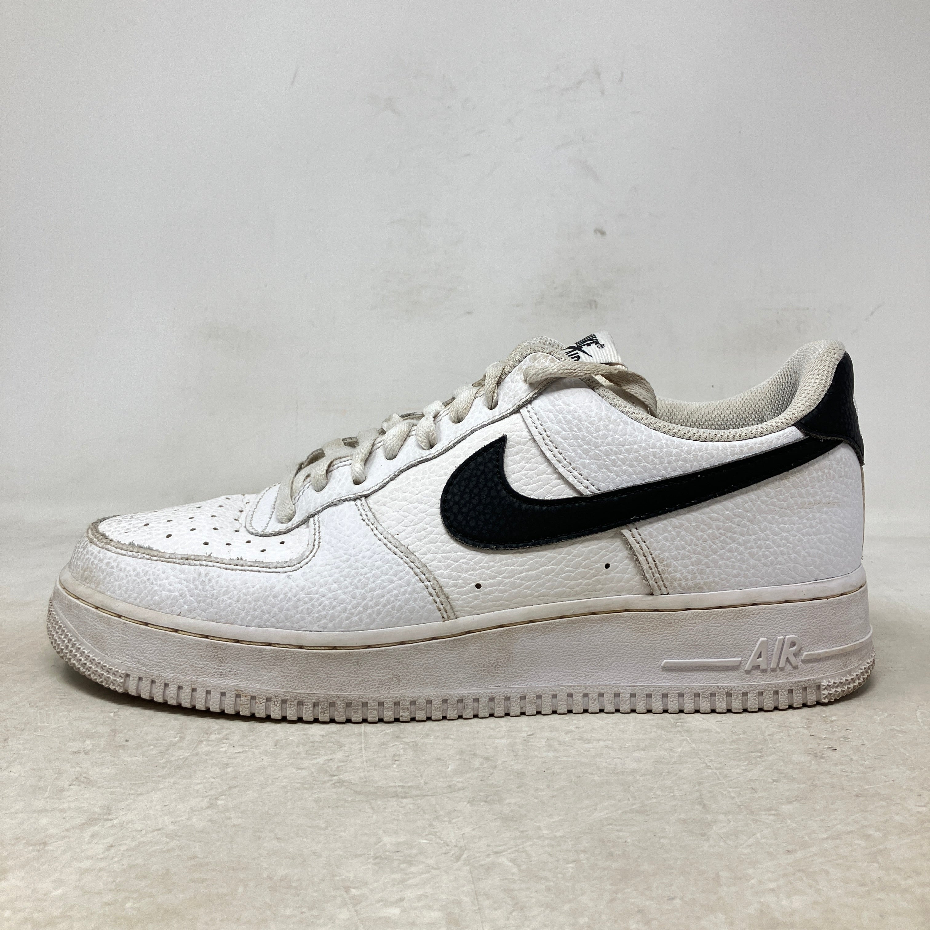 Nike Air Force 1 Low '07 White Black Pebbled Leather
