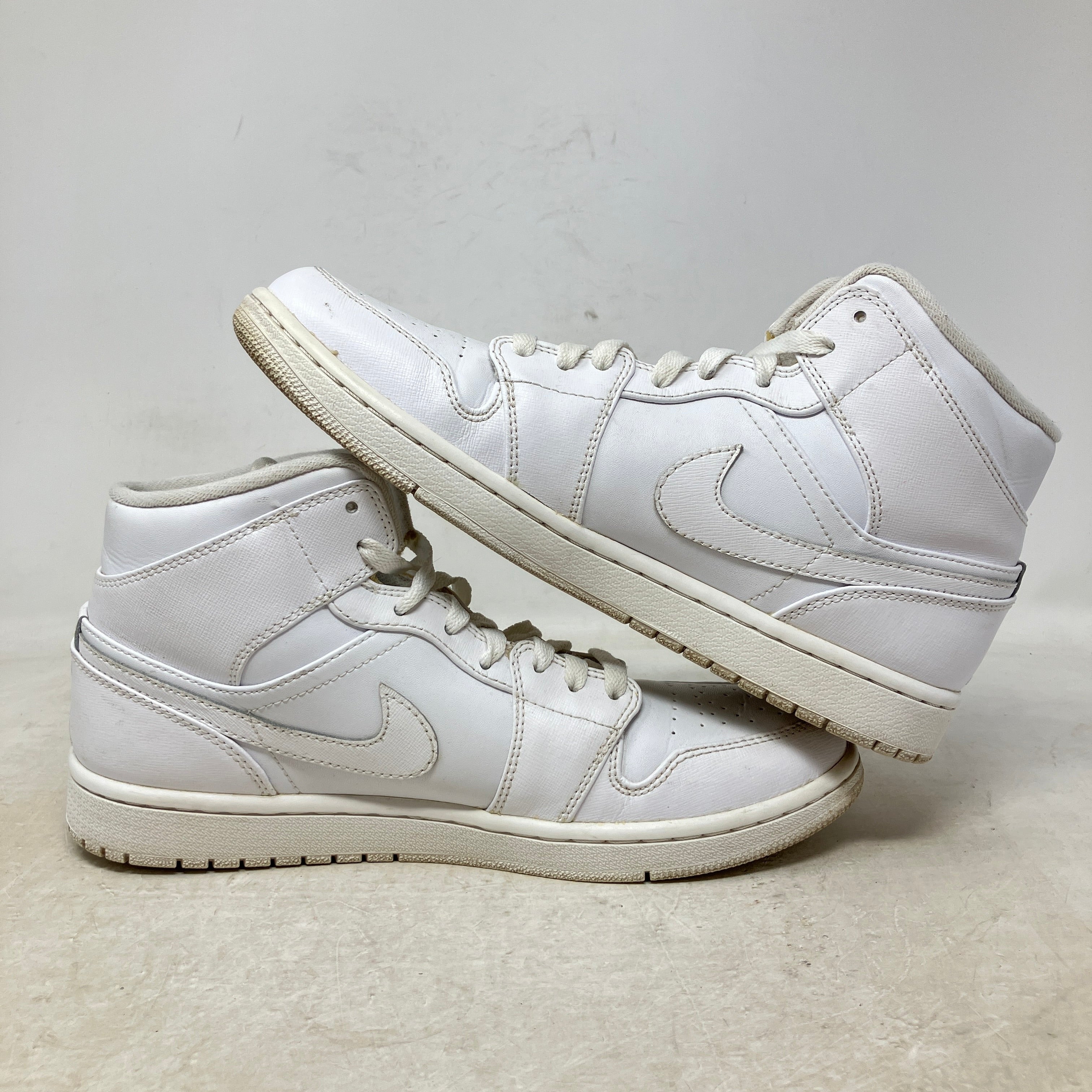 Jordan 1 Mid Triple White (2018)