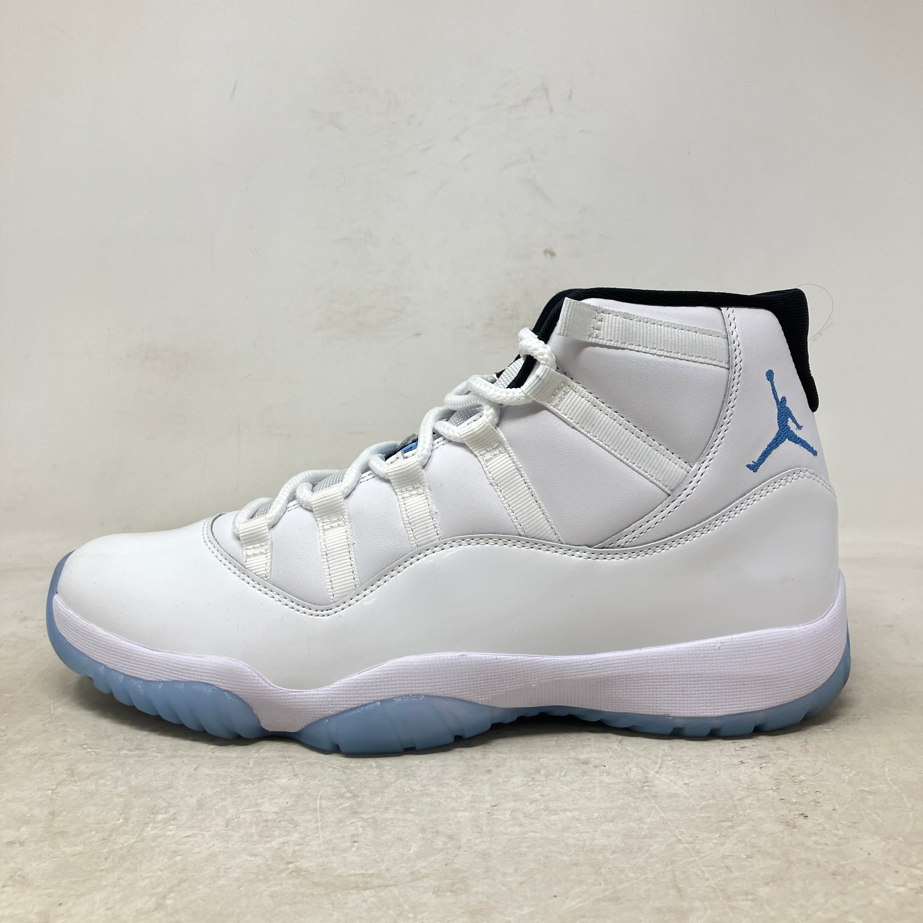 Jordan 11 Retro Legend Blue (2024)