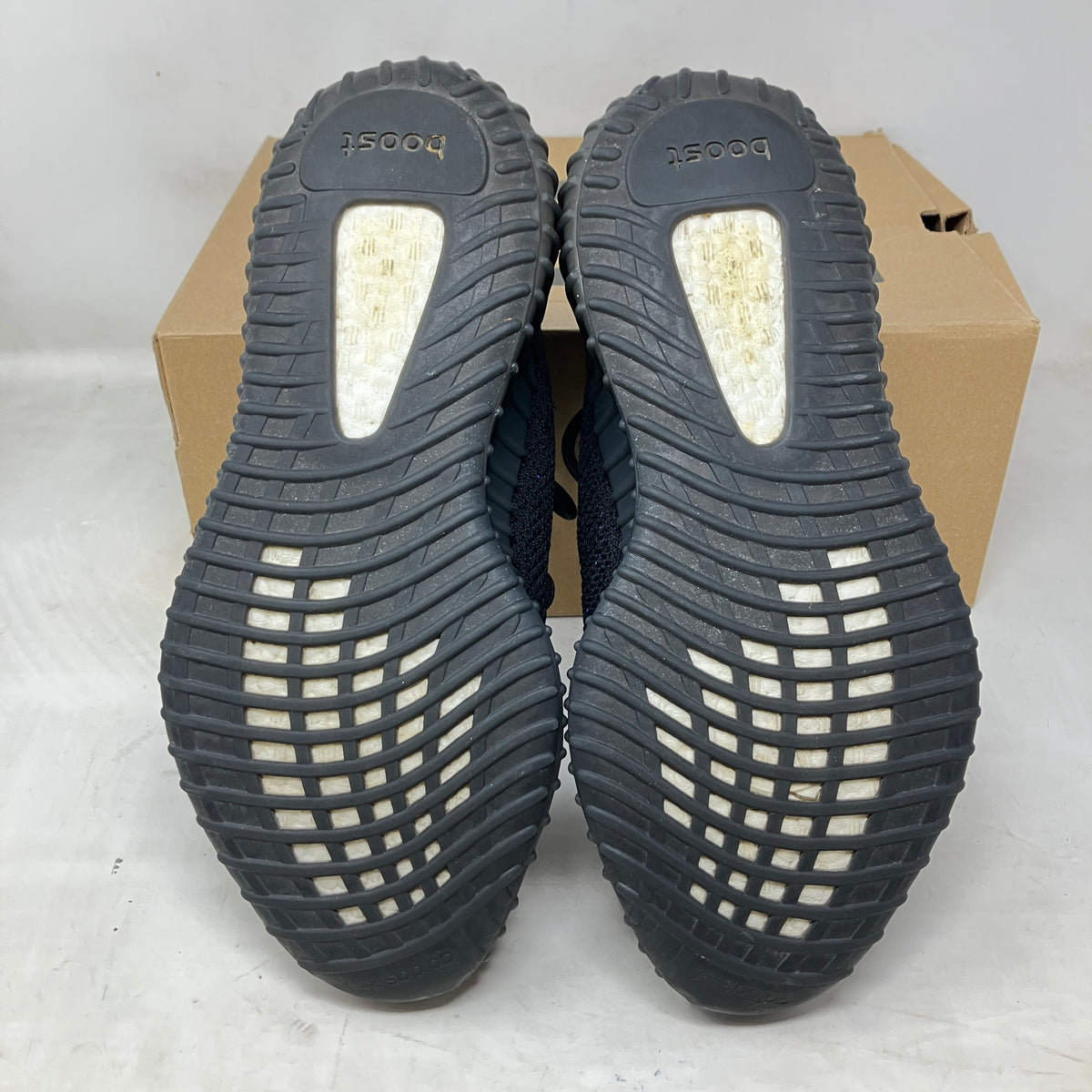 adidas Yeezy Boost 350 V2 Dazzling Blue