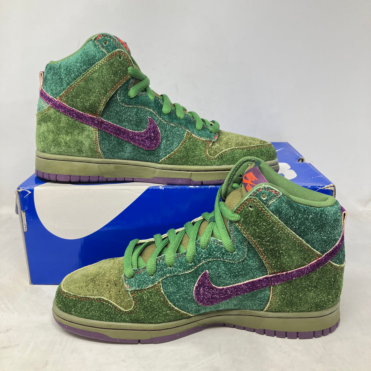 Nike SB Dunk High Skunk 420