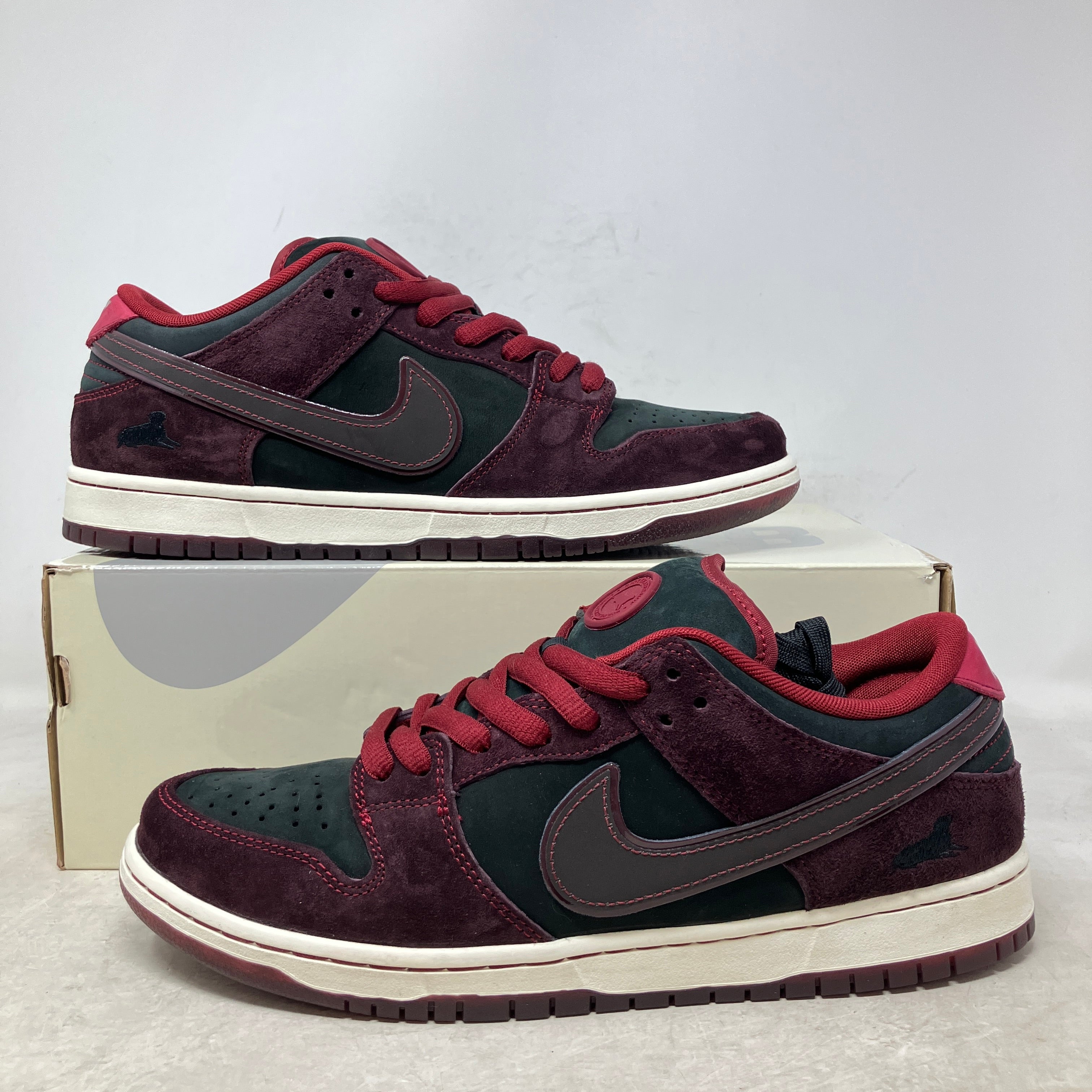 Nike SB Dunk Low Riot Skateshop