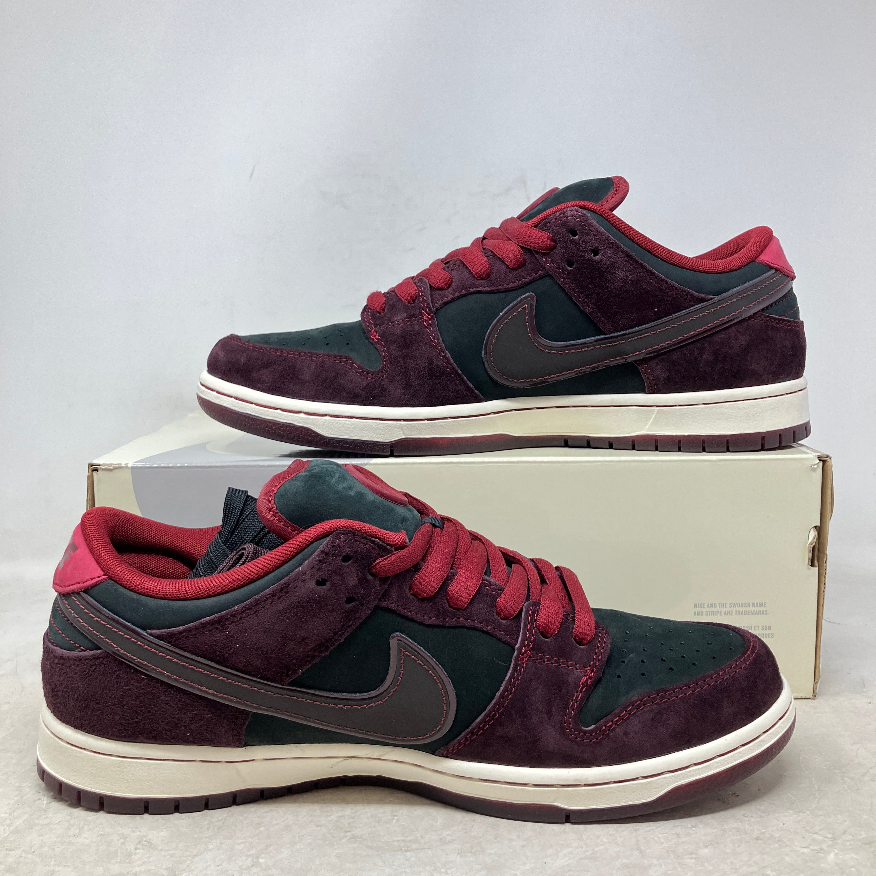 Nike SB Dunk Low Riot Skateshop