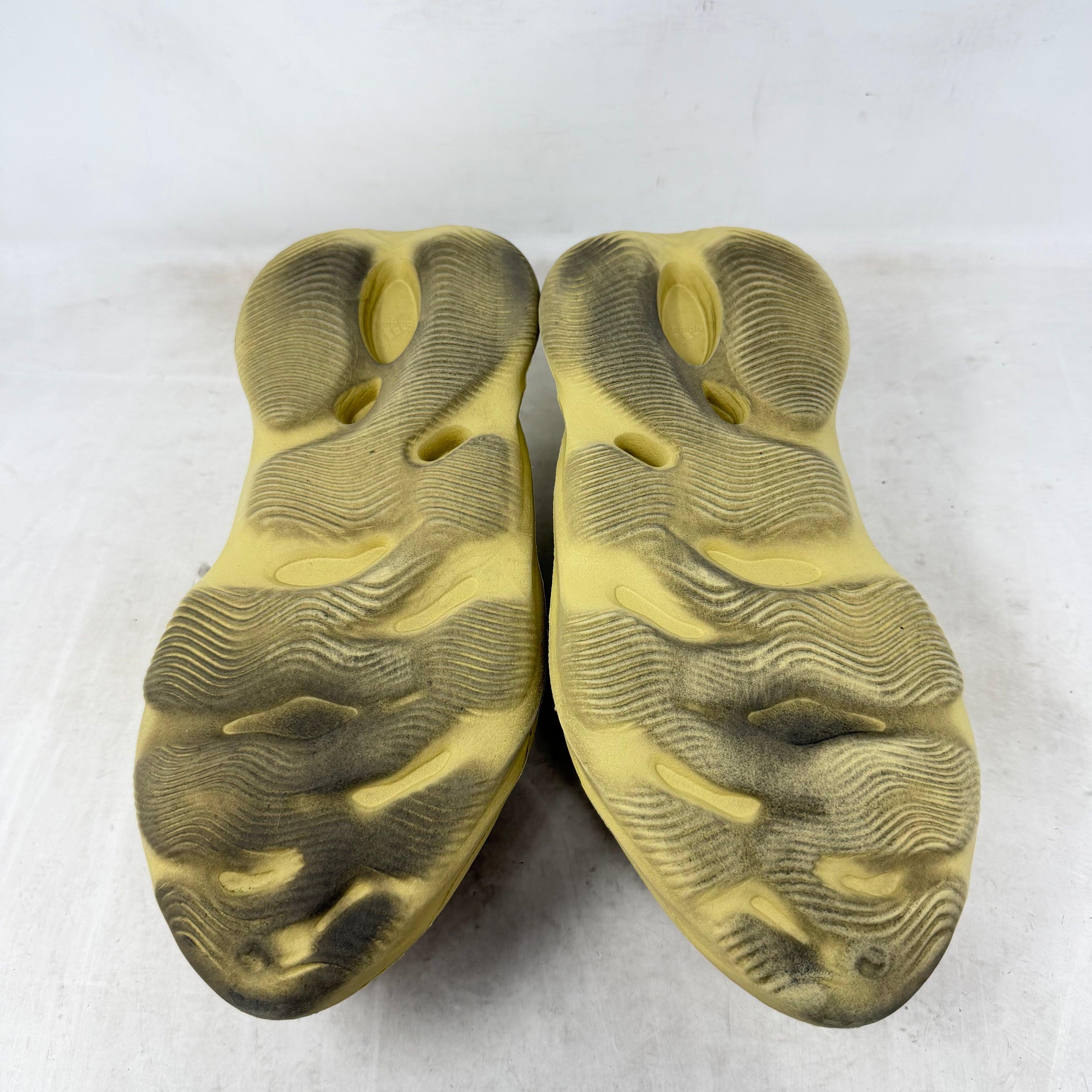 adidas Yeezy Foam RNNR Sulfur
