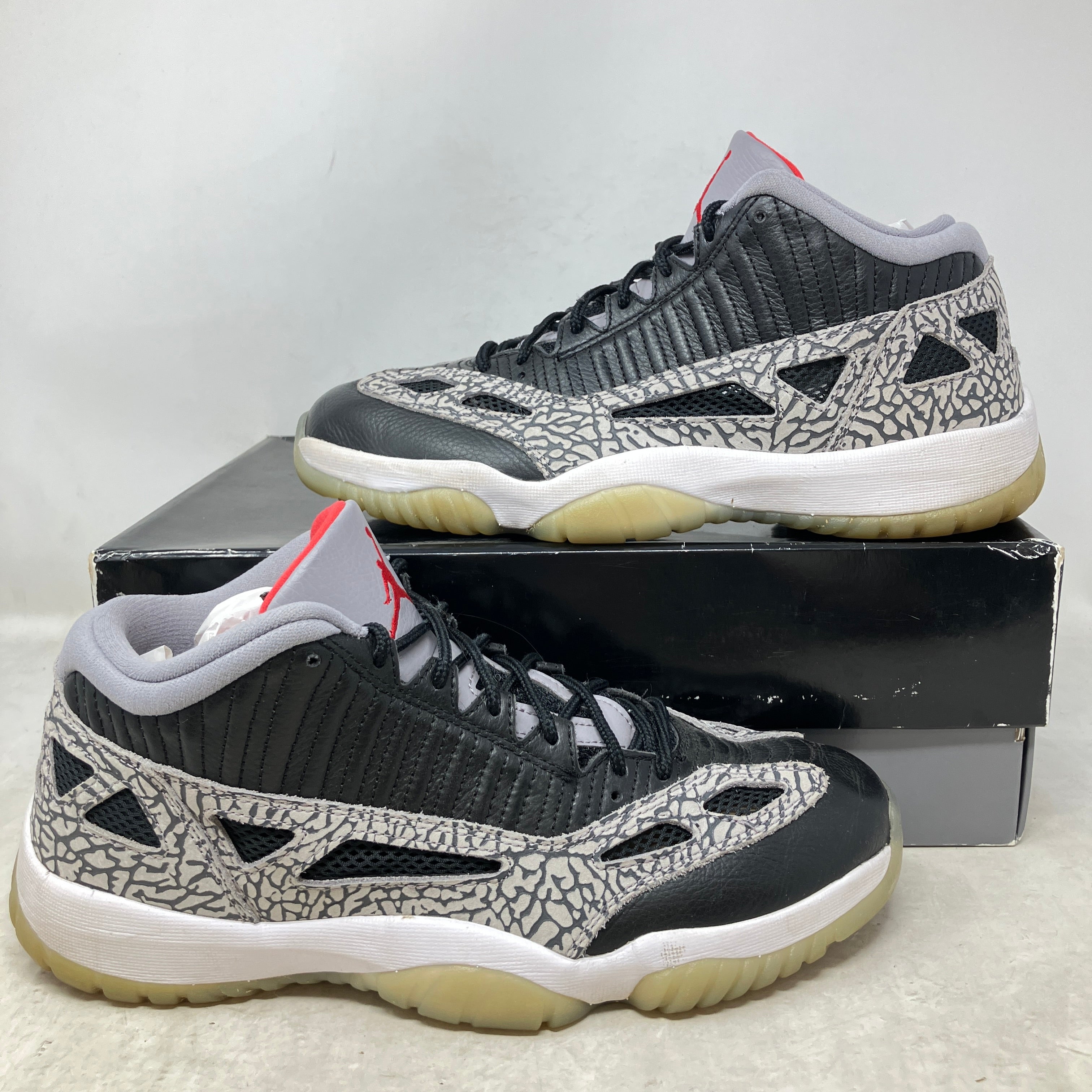 Jordan 11 Retro Low IE Black Cement
