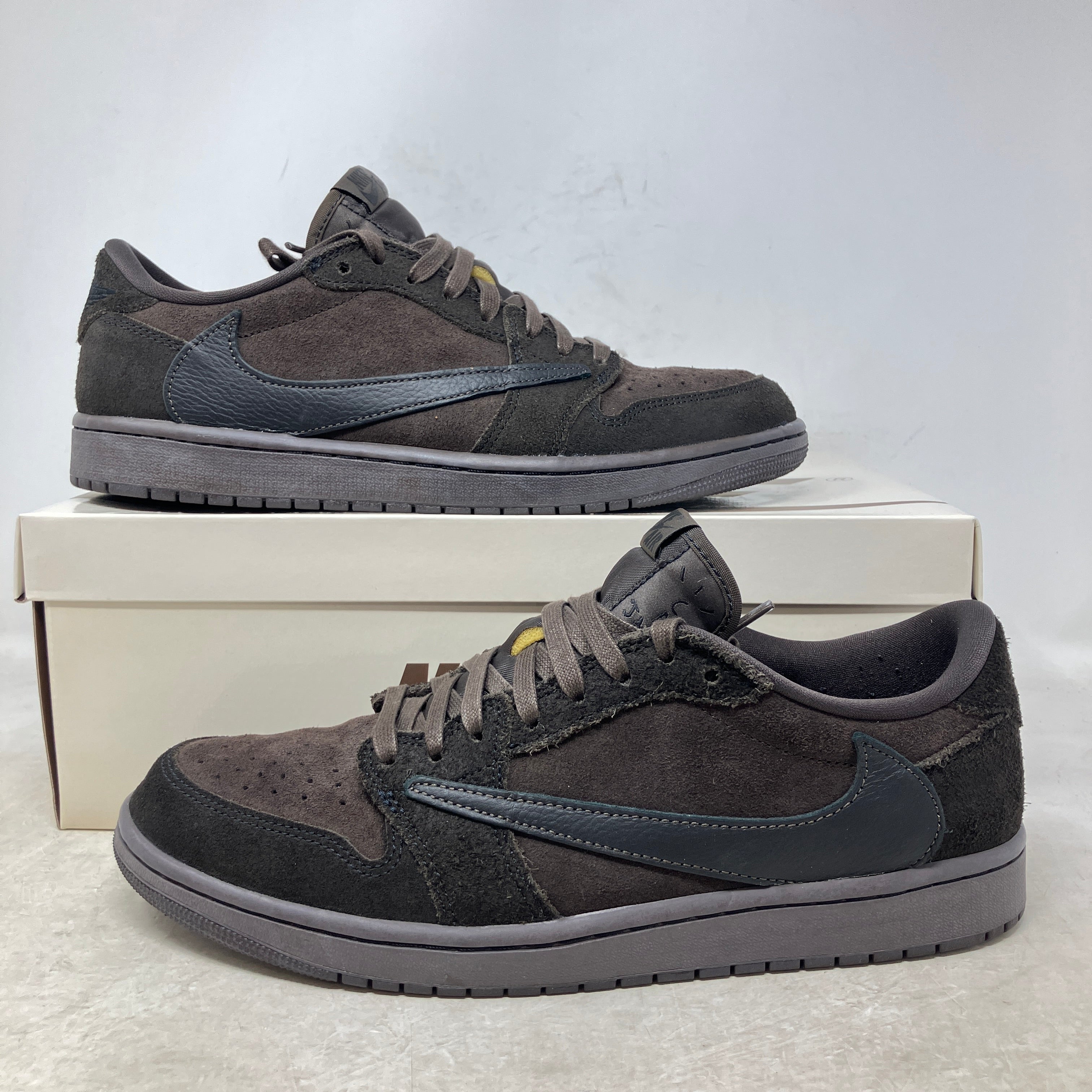 Jordan 1 Retro Low OG SP Travis Scott Velvet Brown