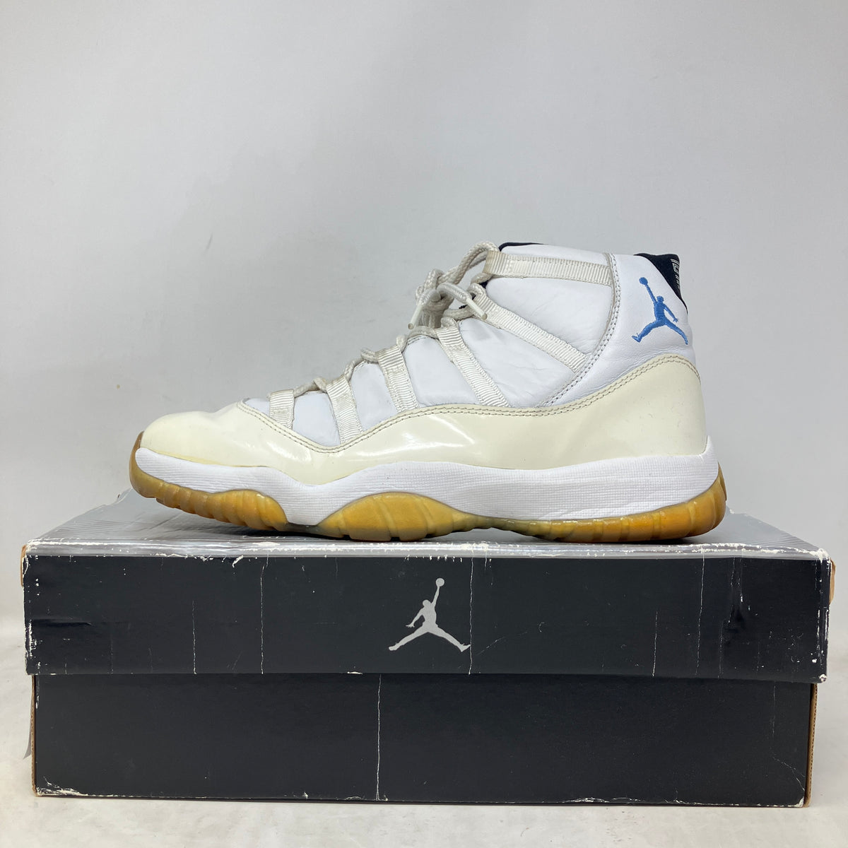 Jordan 11 Retro Columbia (2001)