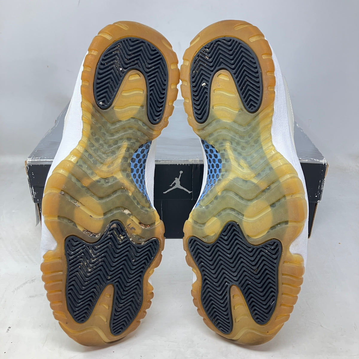 Jordan 11 Retro Columbia (2001)