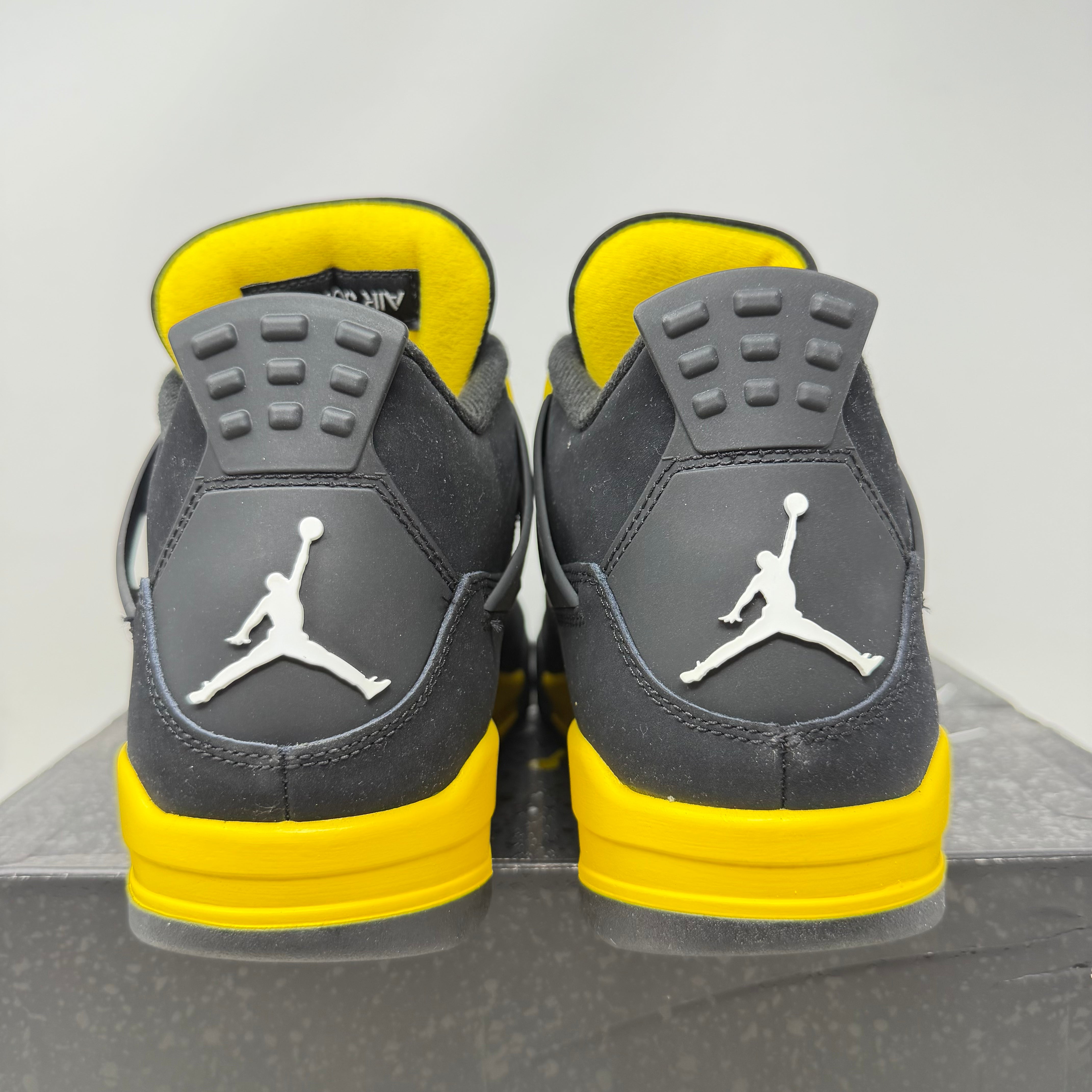Jordan 4 Retro Thunder (2023)