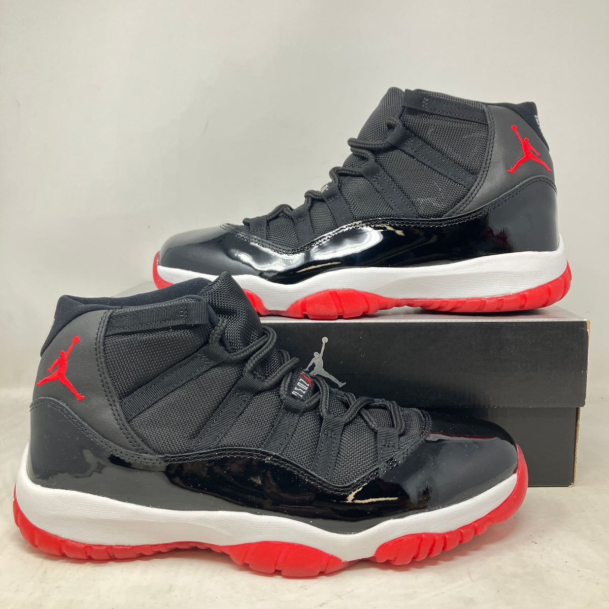 Jordan 11 Retro Playoffs (2001)