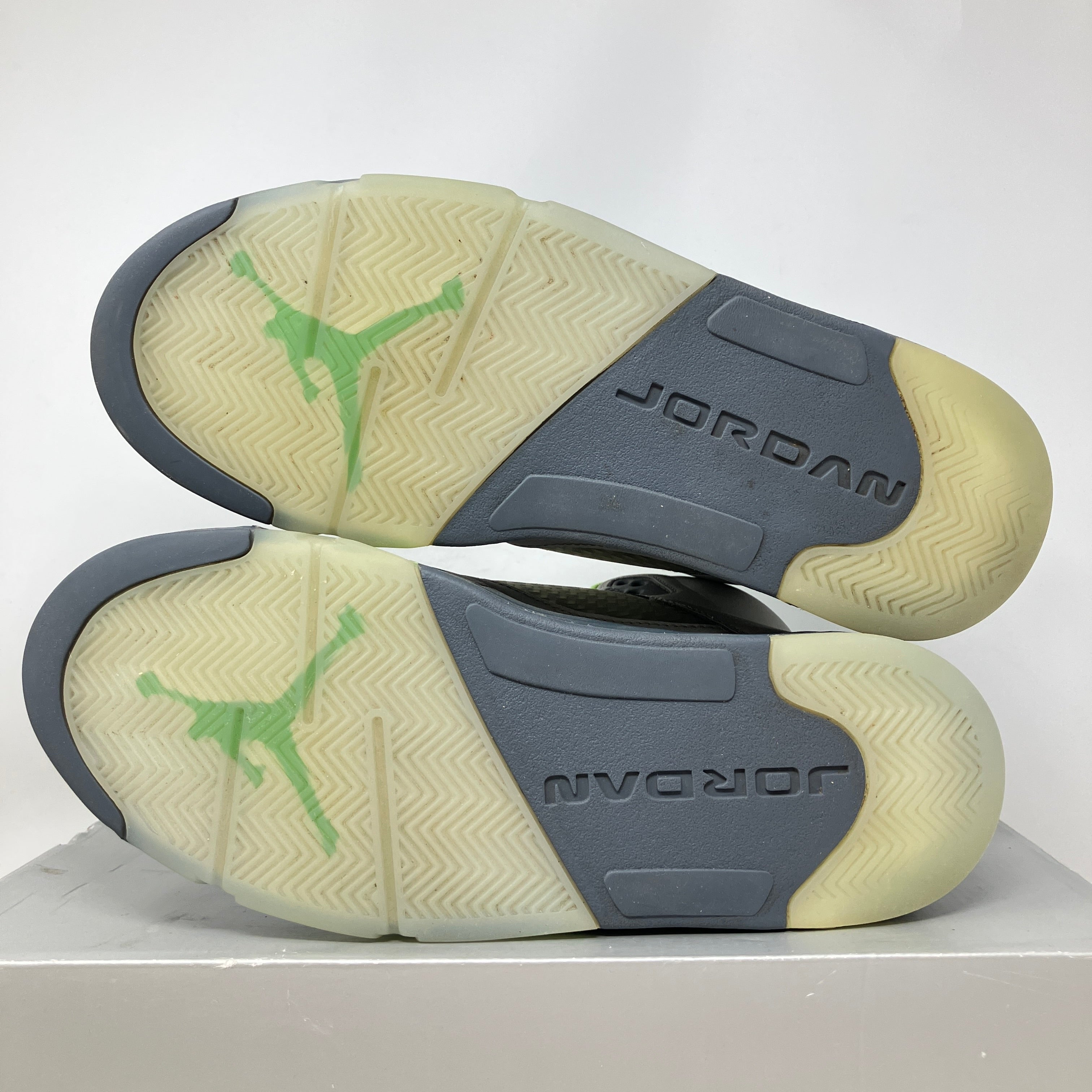 Jordan 5 Retro Green Bean (2022)