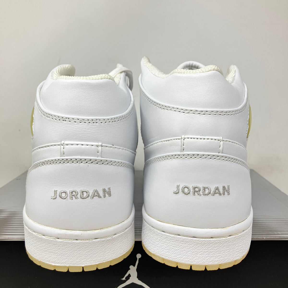 Jordan 1 Retro White Chrome (2002)