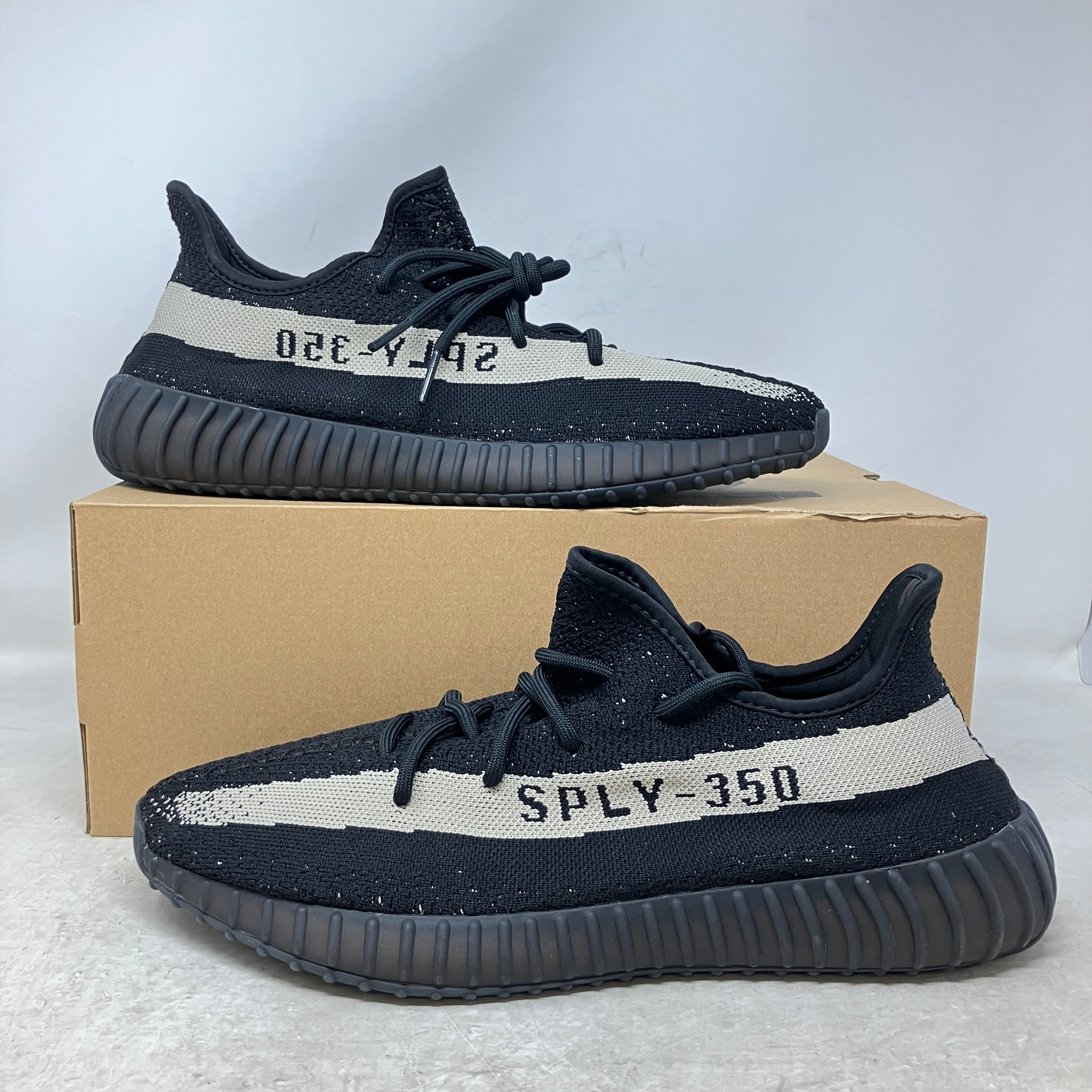 adidas Yeezy Boost 350 V2 Core Black White