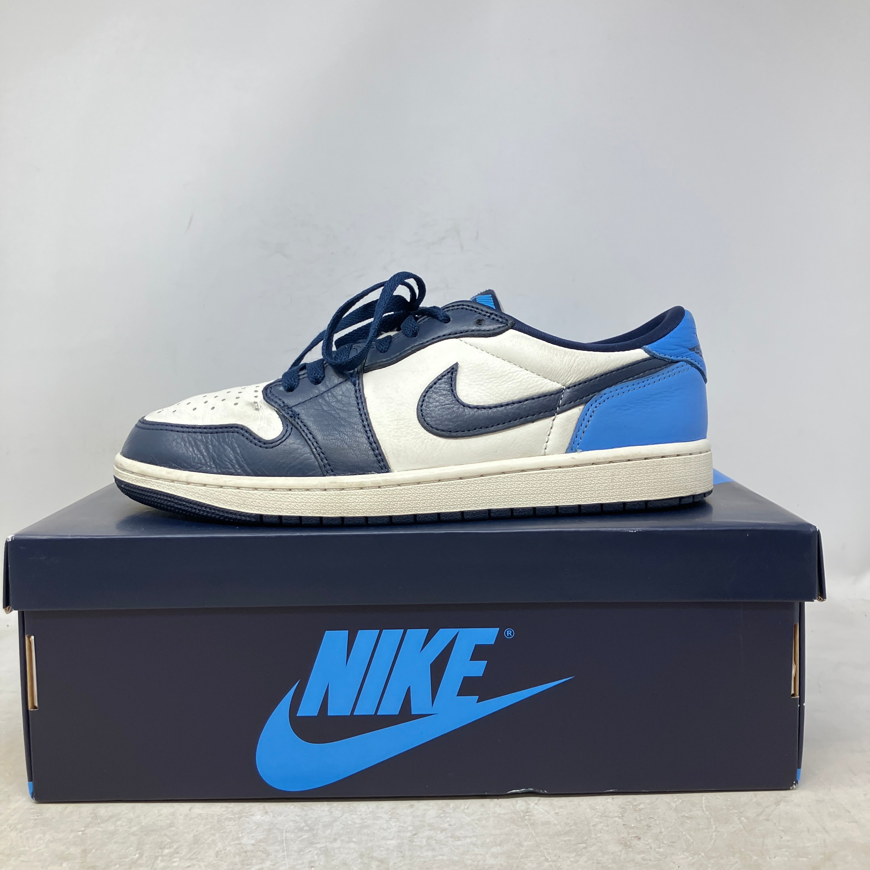Jordan 1 Low OG Obsidian UNC