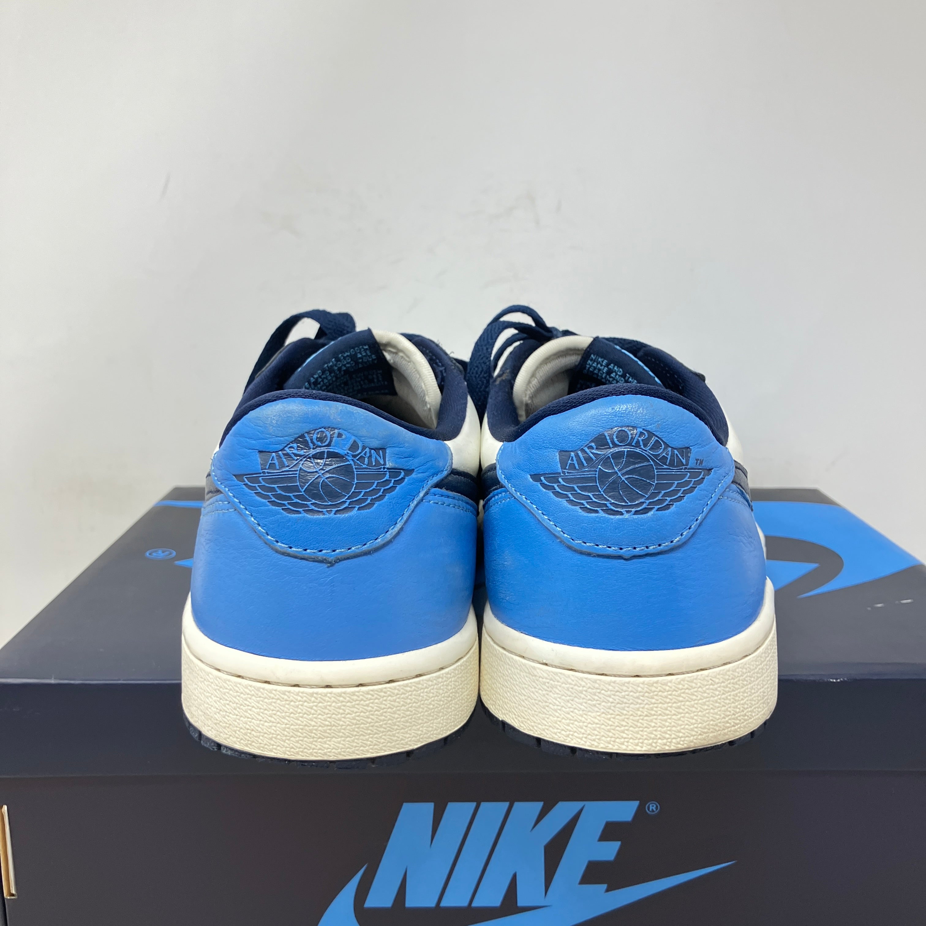 Jordan 1 Low OG Obsidian UNC