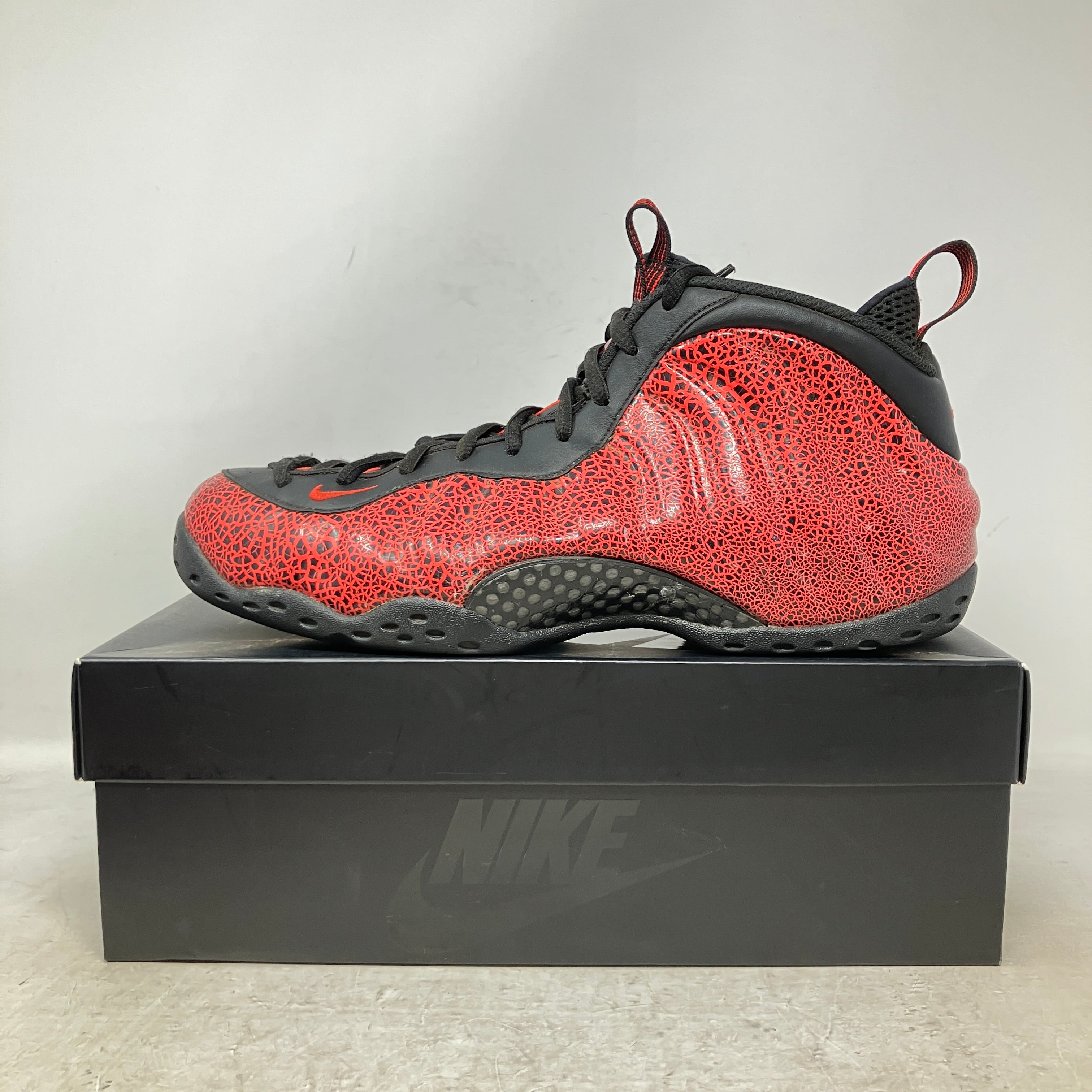 Nike Air Foamposite One Cracked Lava