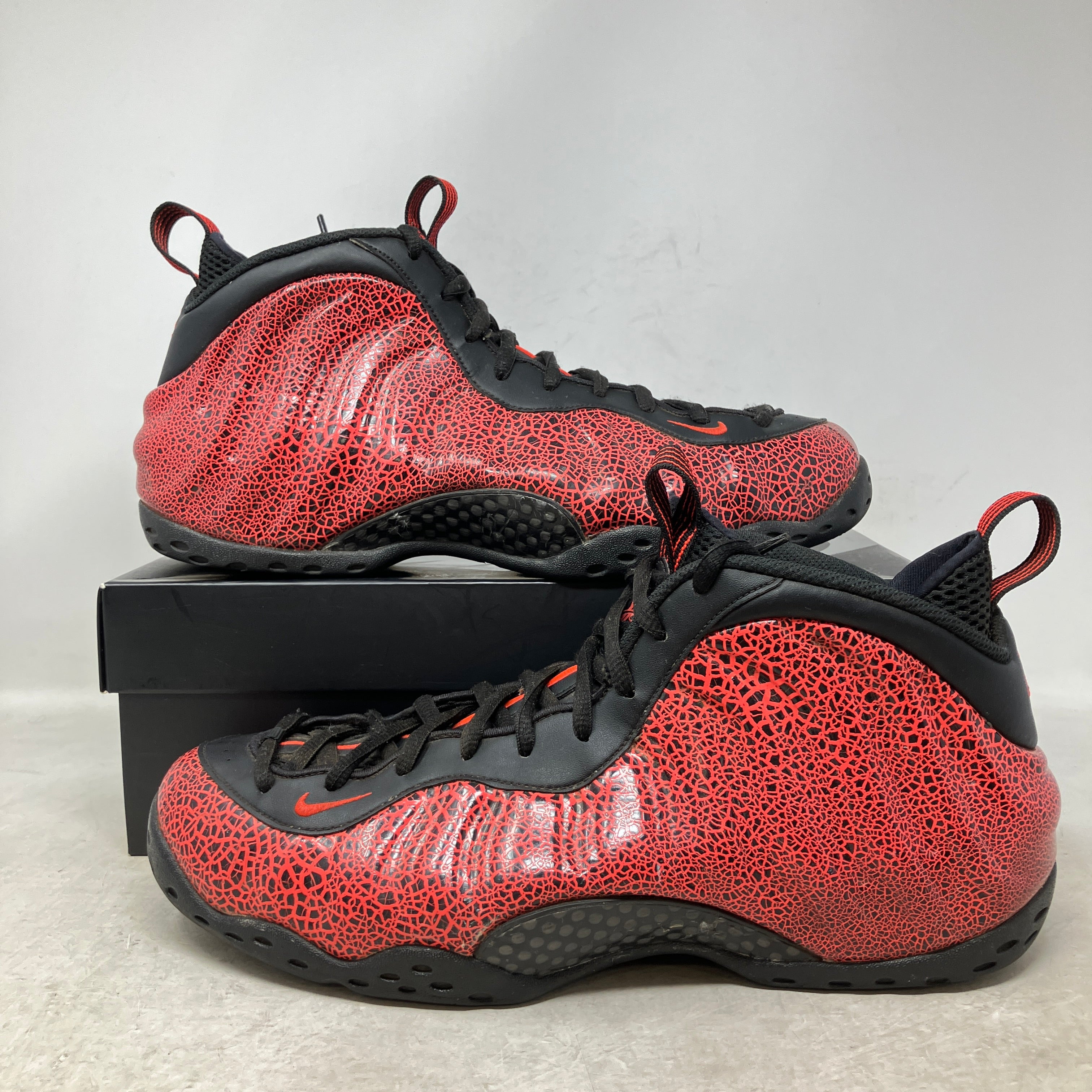 Nike Air Foamposite One Cracked Lava
