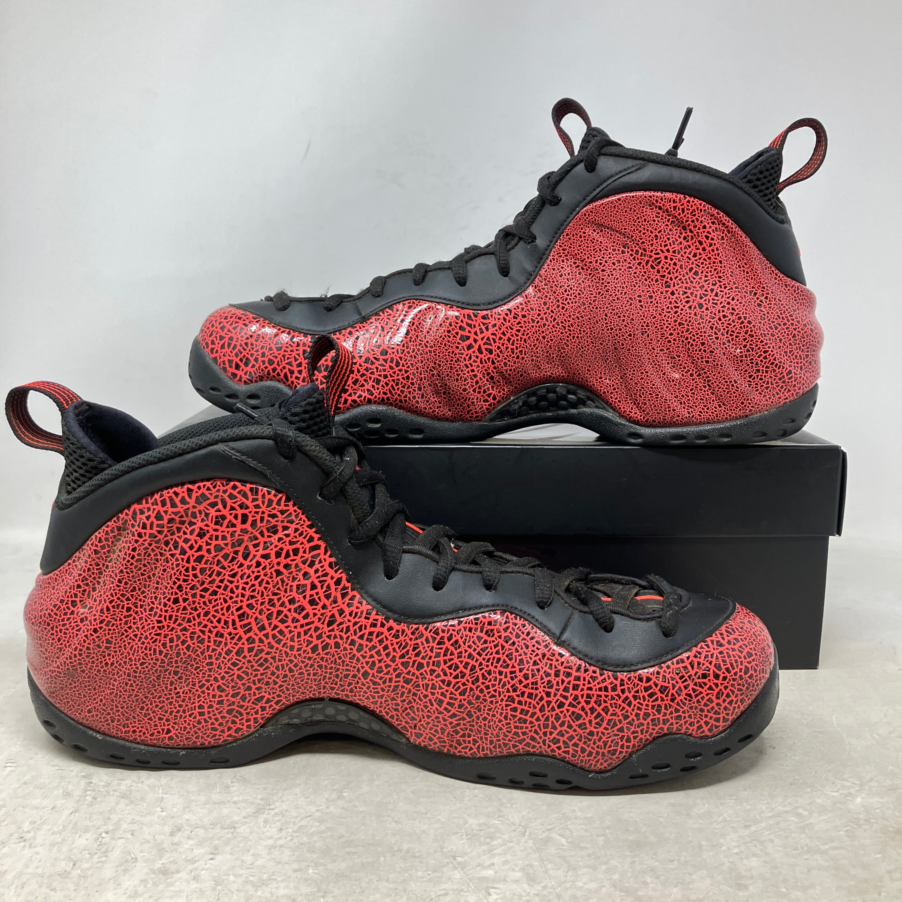 Nike Air Foamposite One Cracked Lava