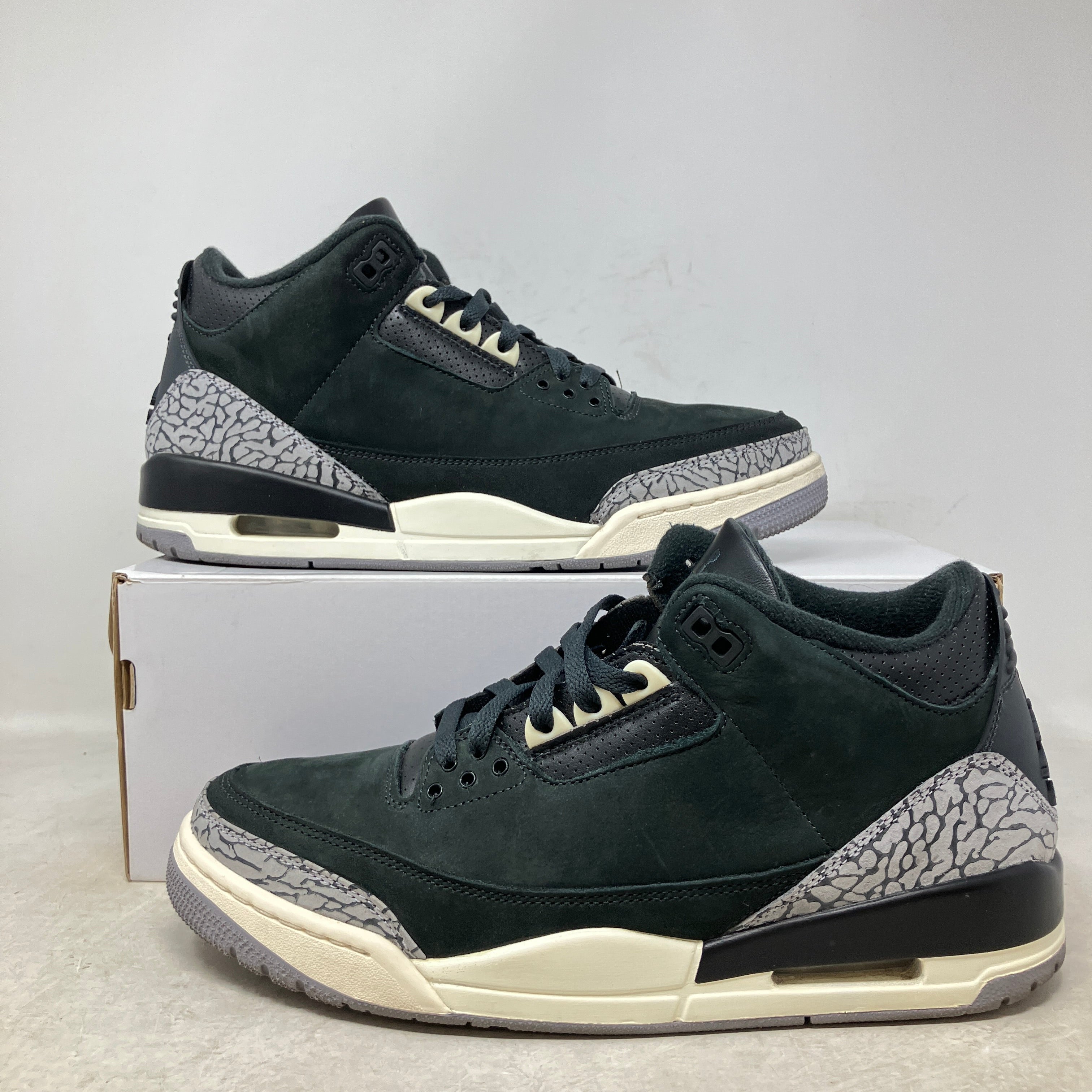 Jordan 3 Retro Off Noir (Women's)