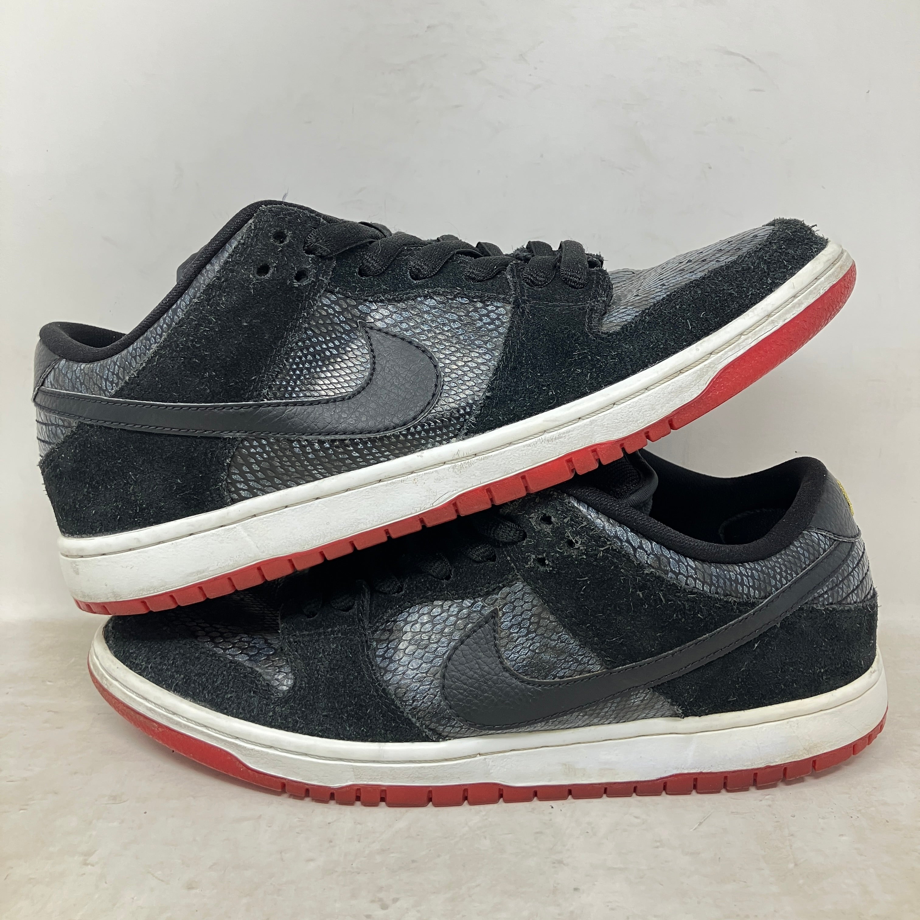 Nike SB Dunk Low Snake Eyes