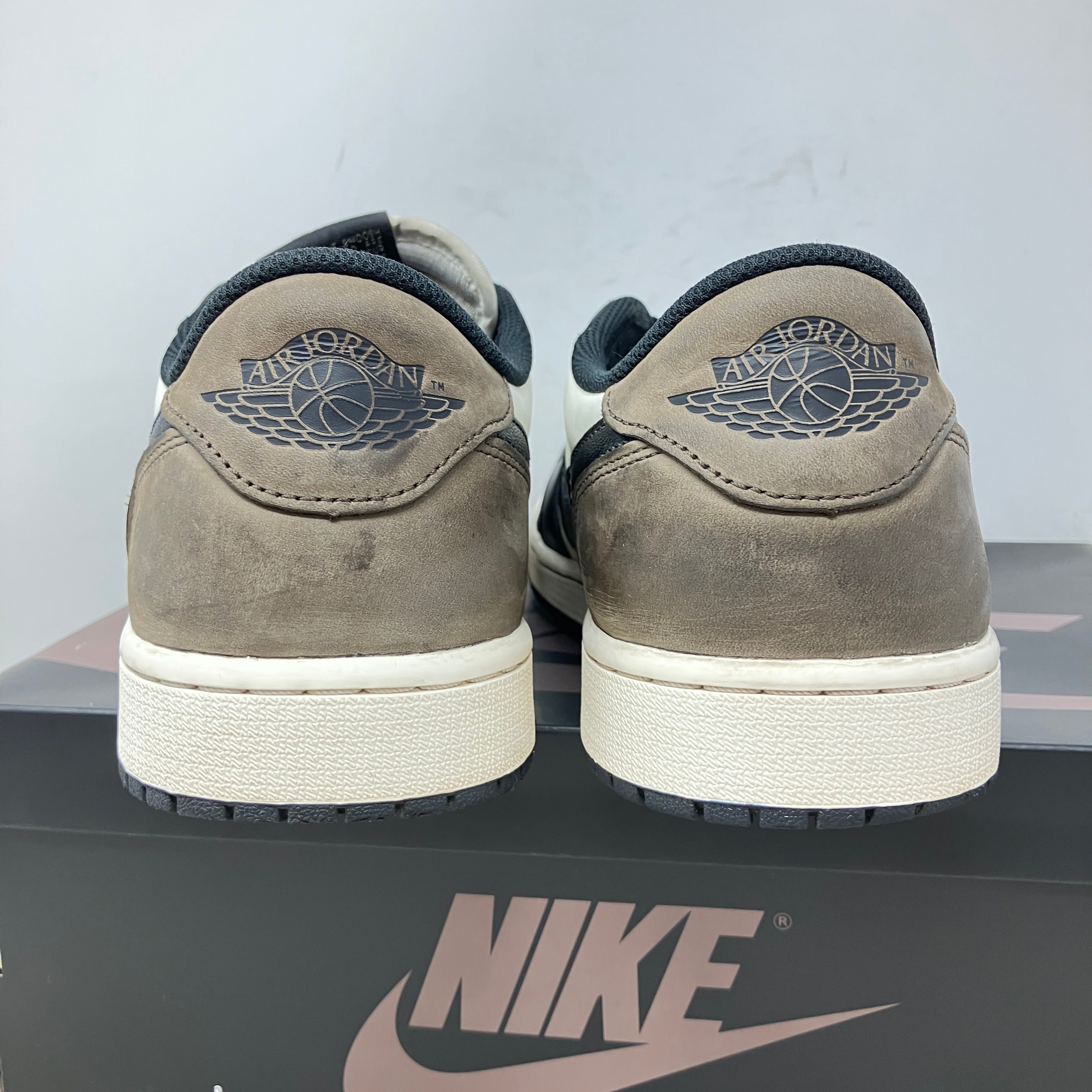 Jordan 1 Retro Low OG Mocha