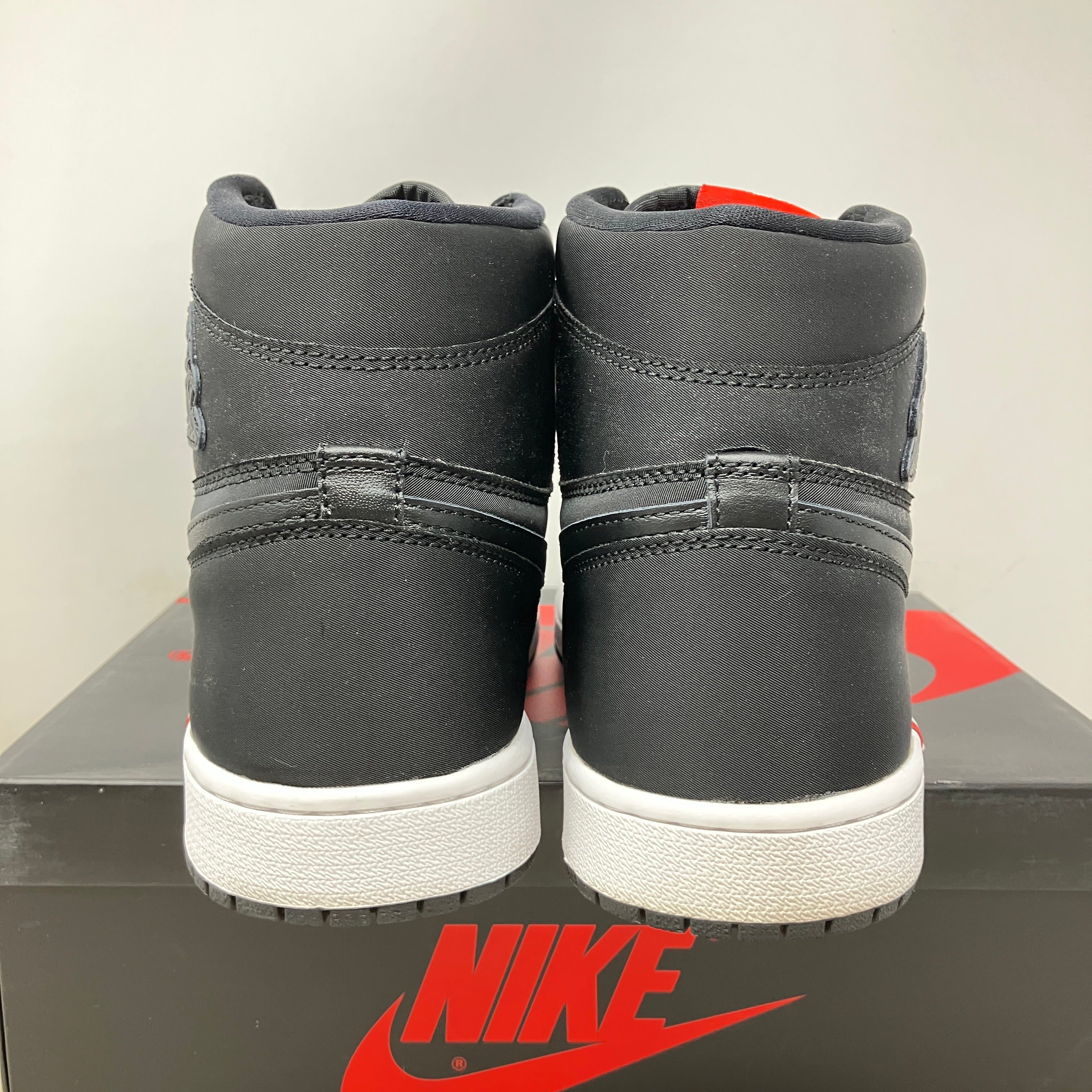 Jordan 1 Retro High Paris Saint Germain