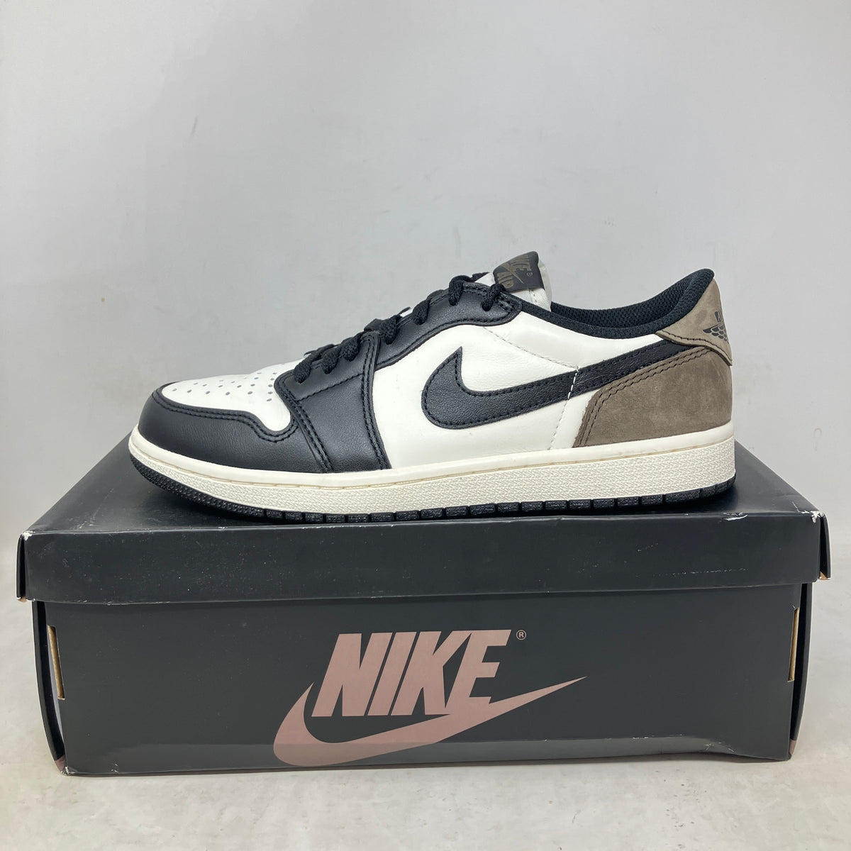 Jordan 1 Retro Low OG Mocha