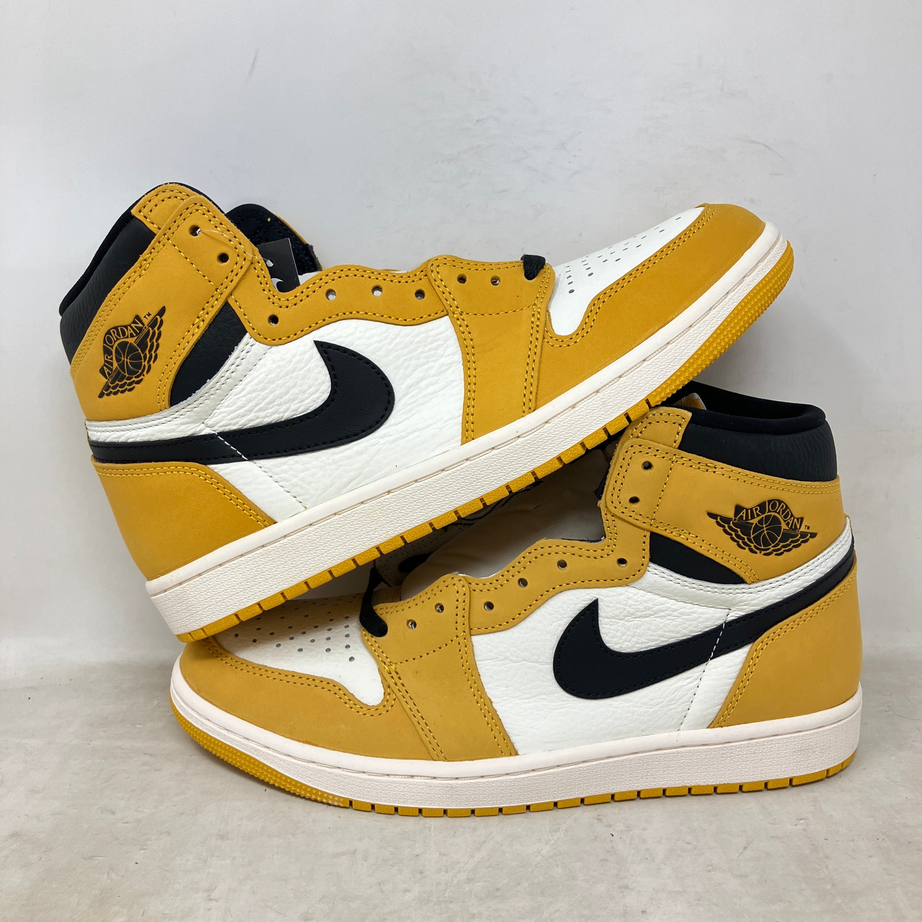 Jordan 1 Retro High OG Yellow Ochre