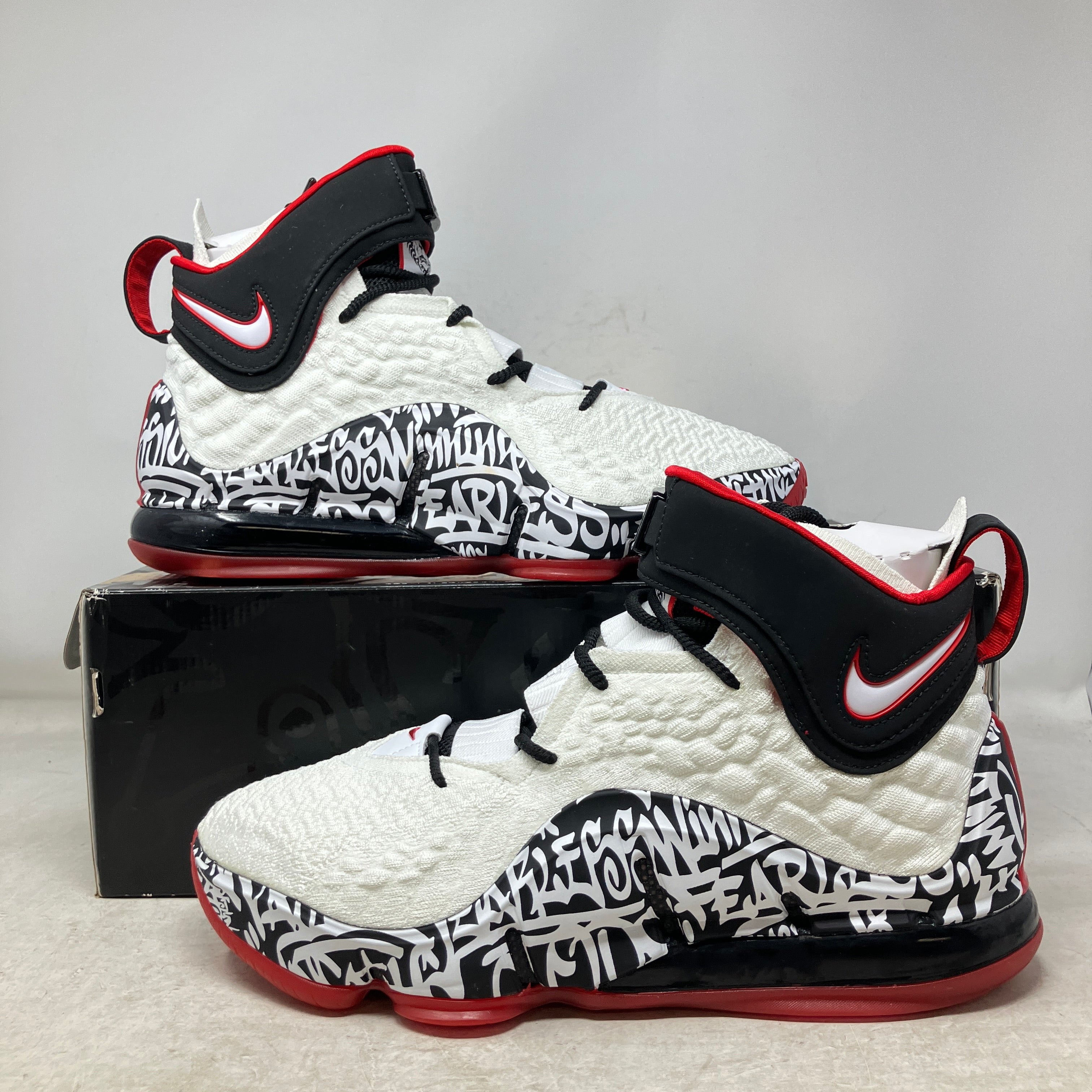 Nike LeBron 17 Graffiti