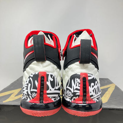 Nike LeBron 17 Graffiti