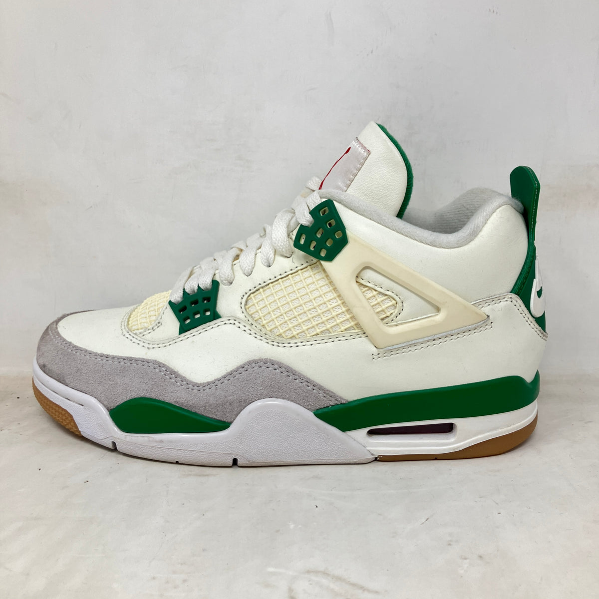 Jordan 4 Retro SB Pine Green