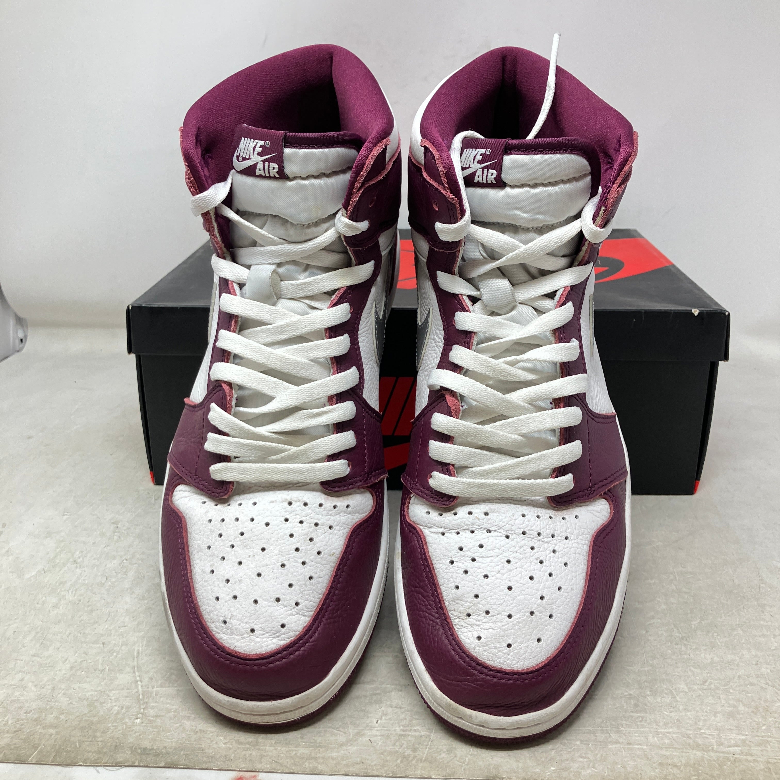 Jordan 1 Retro High OG Bordeaux