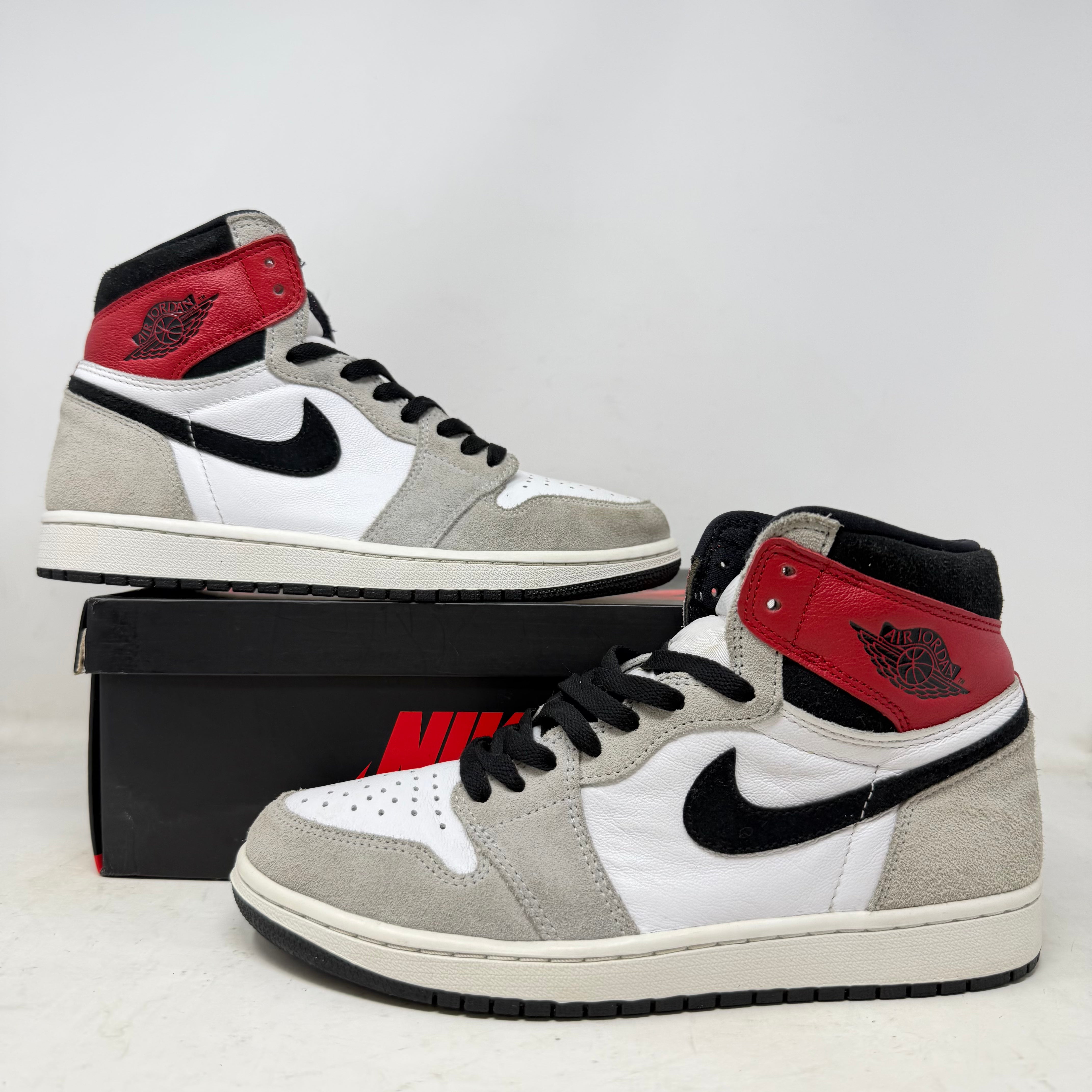 Jordan 1 Retro High Light Smoke Grey