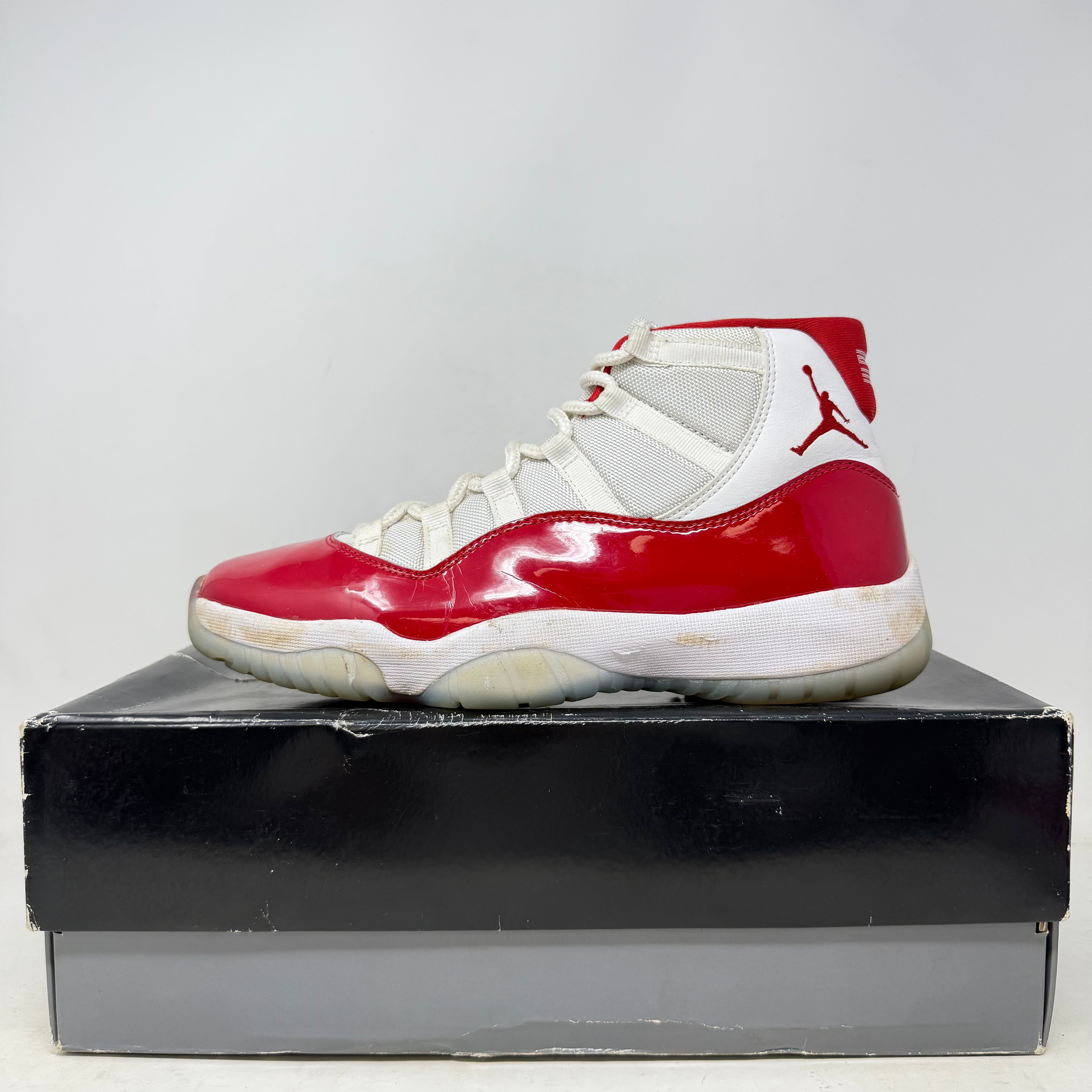 Jordan 11 Retro Cherry (2022)
