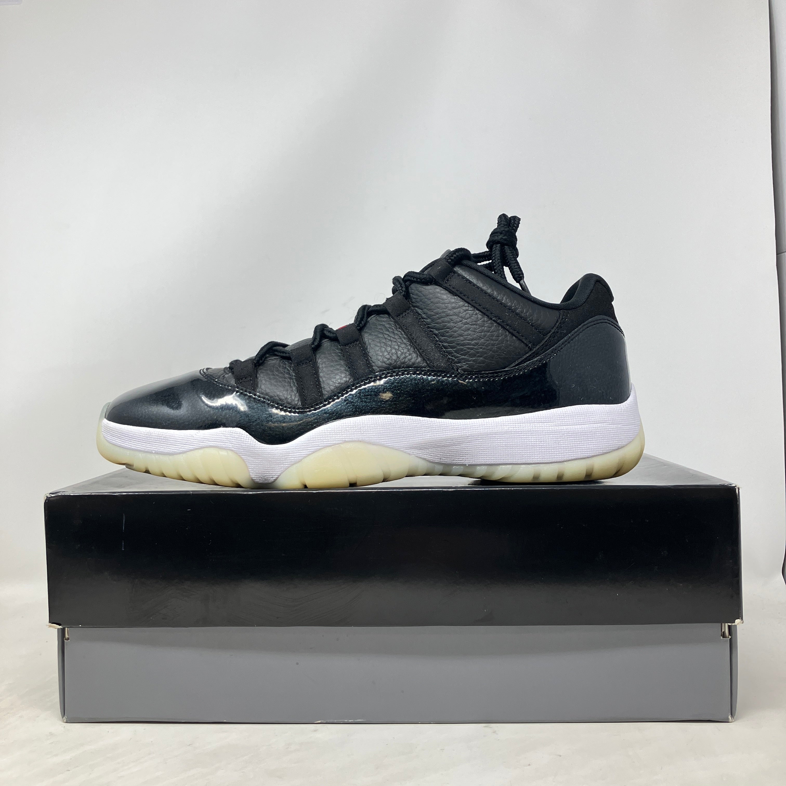 Jordan 11 Retro Low 72-10