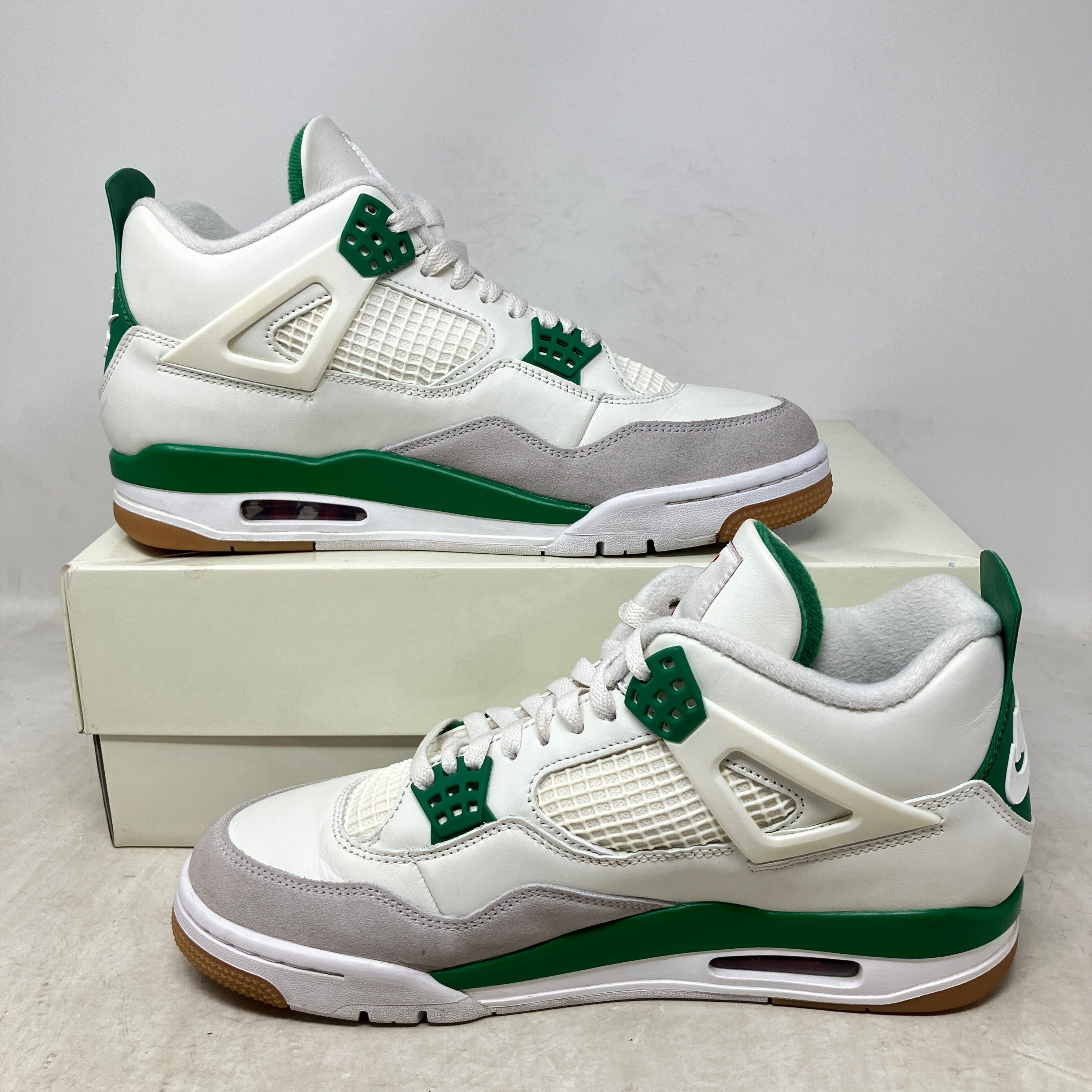 Jordan 4 Retro SB Pine Green
