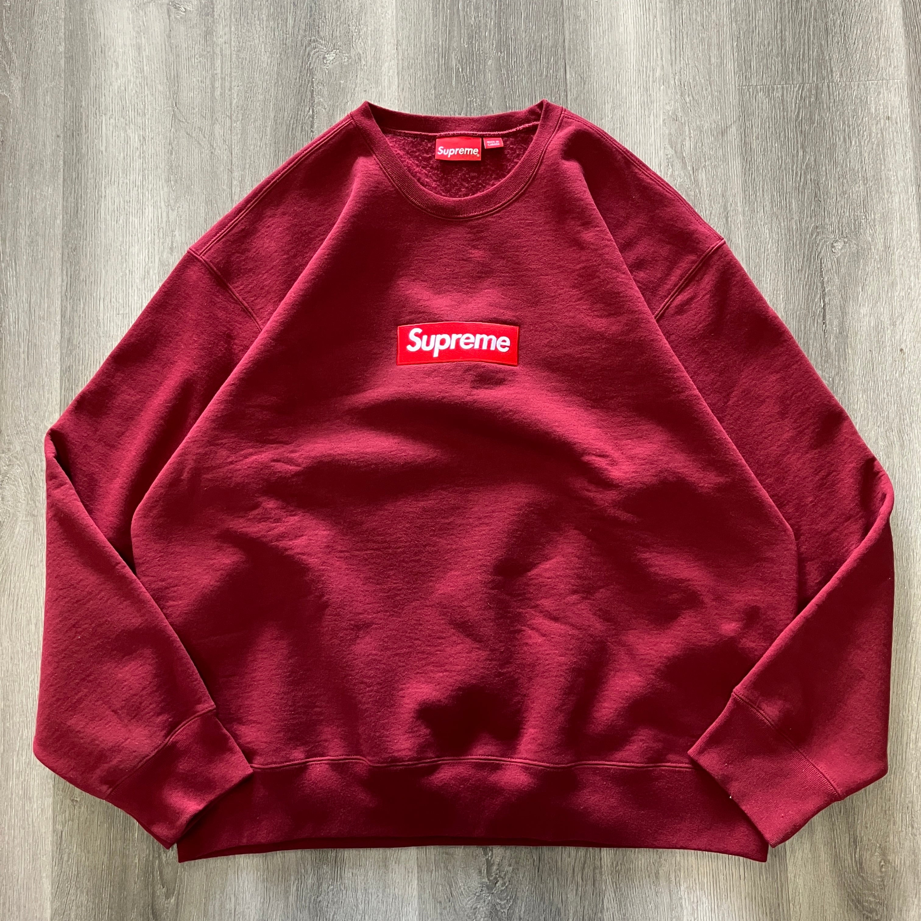 Supreme Box Logo Crewneck FW22 in cardinal, brand new condition.