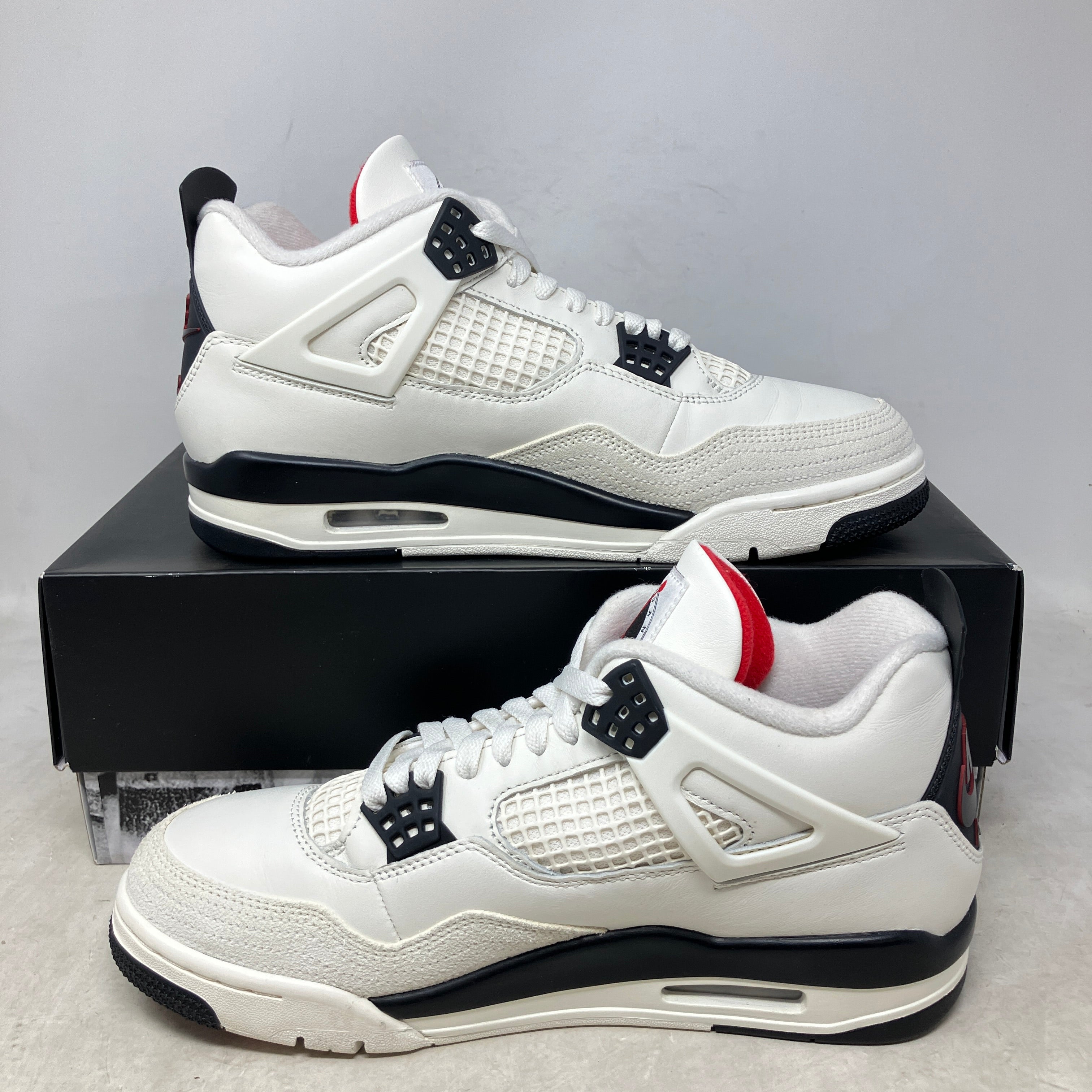 Jordan 4 Retro Flight Club