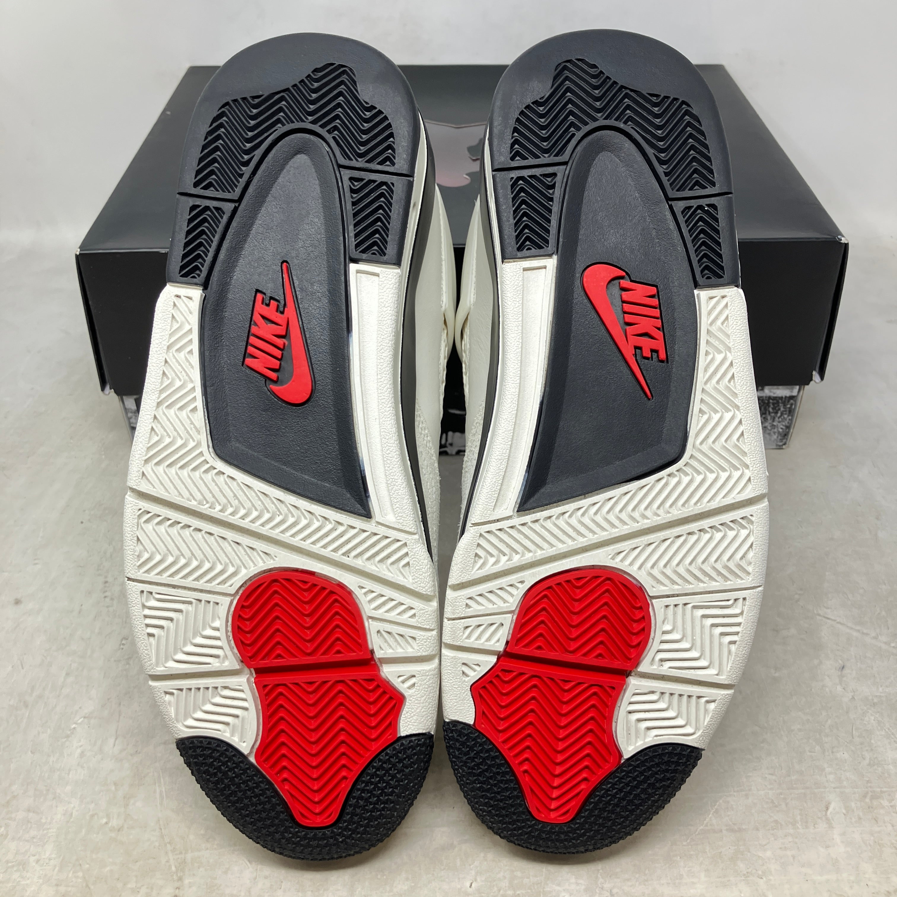 Jordan 4 Retro Flight Club