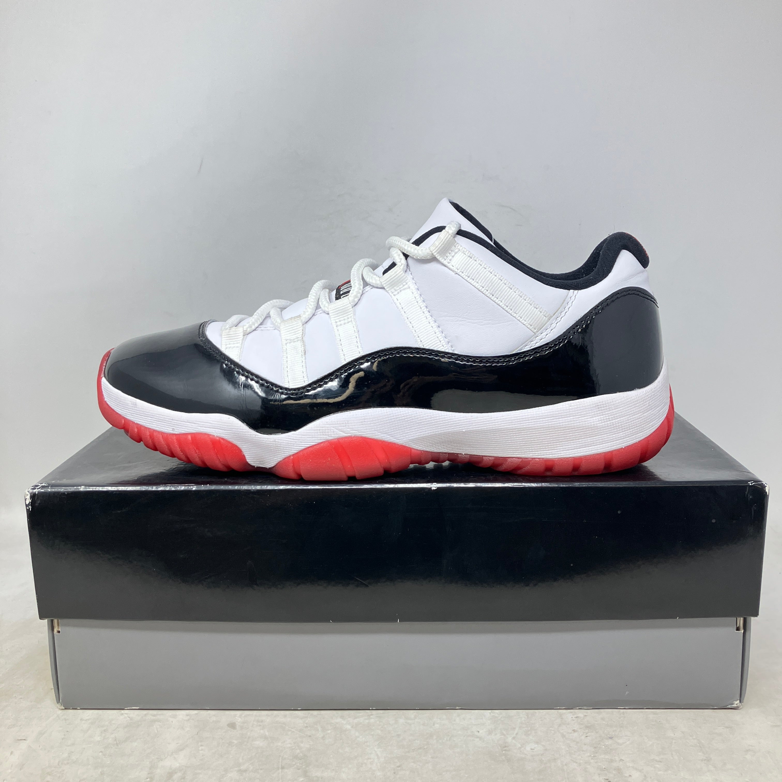 Jordan 11 Retro Low Concord Bred