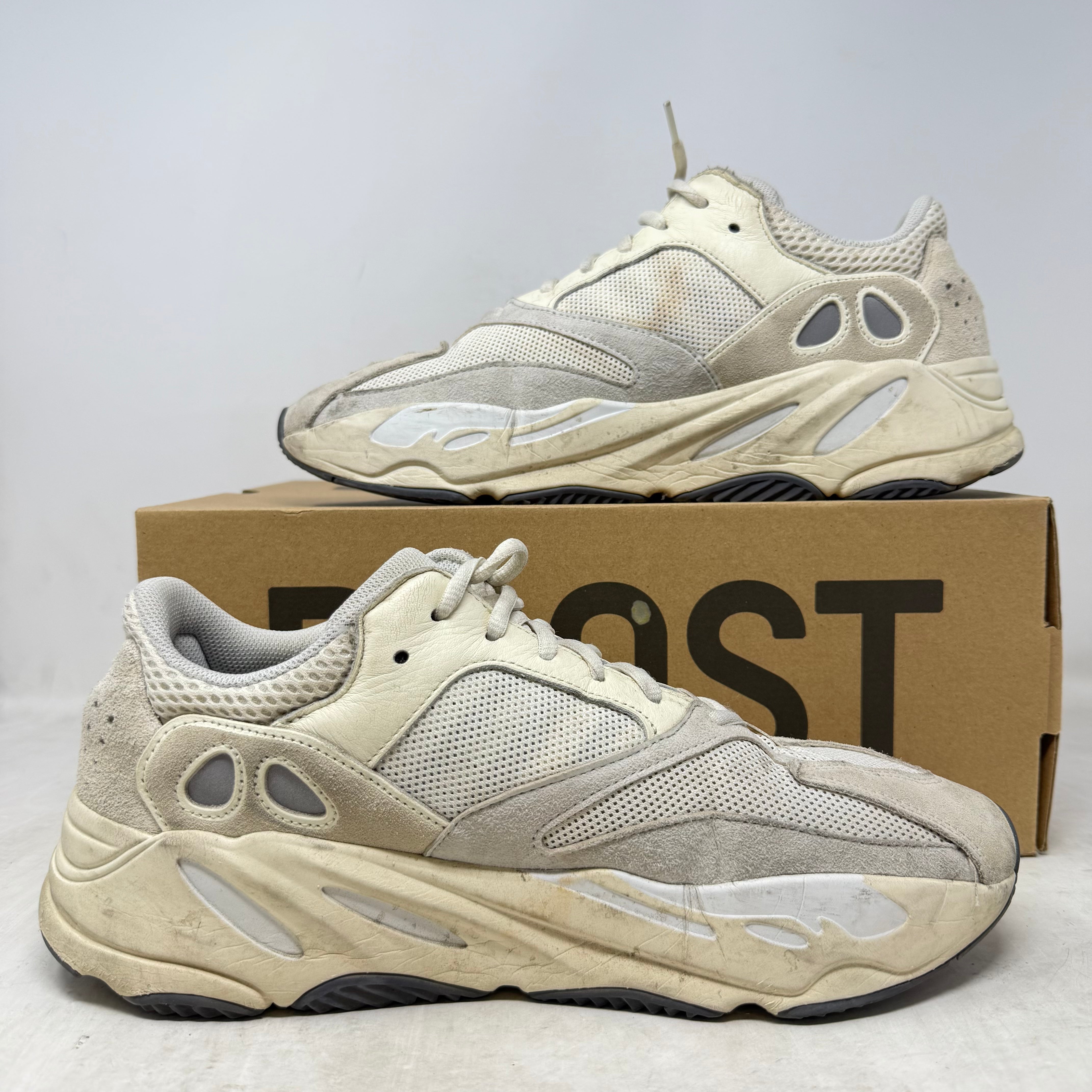 adidas Yeezy Boost 700 Analog