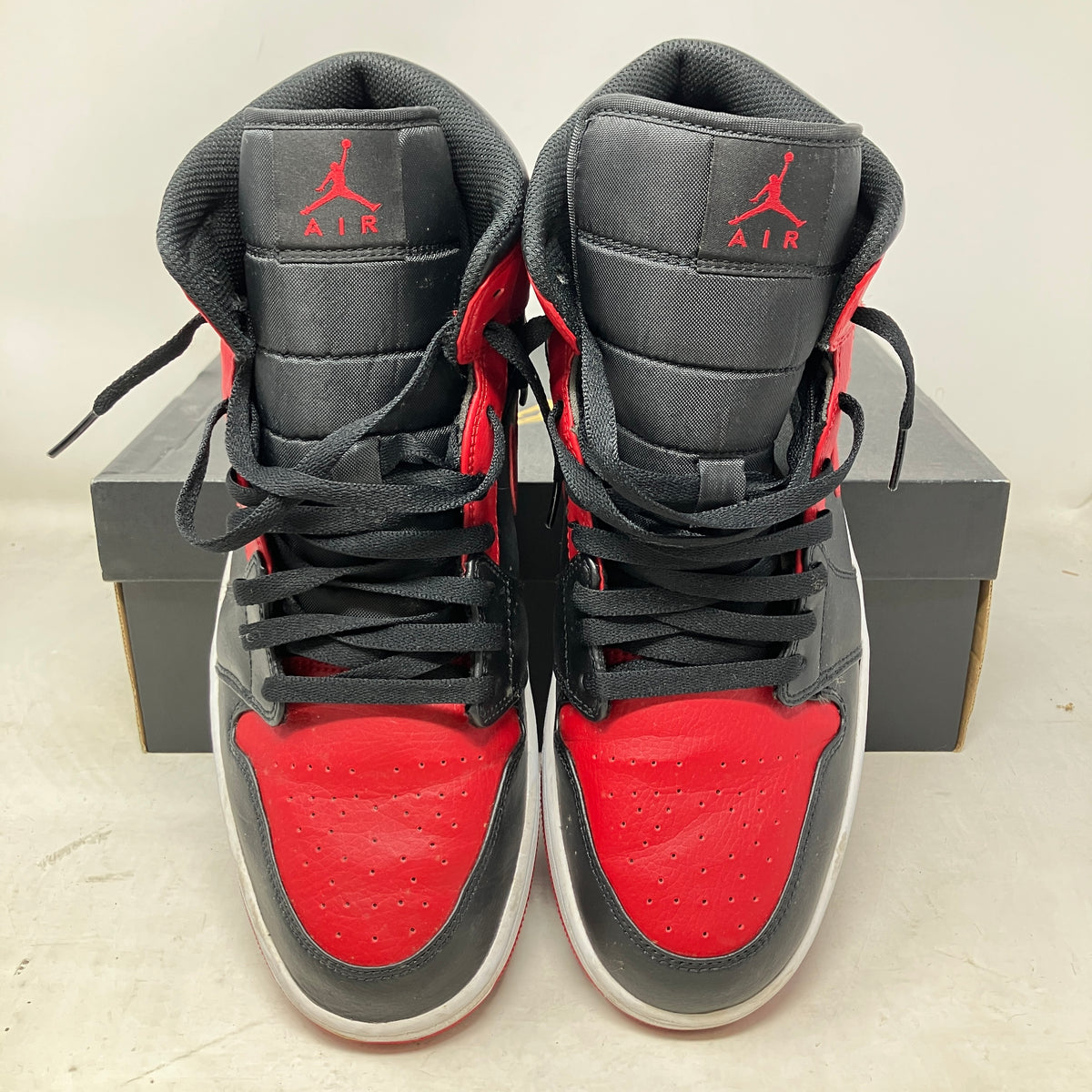 Jordan 1 Mid Banned (2020)