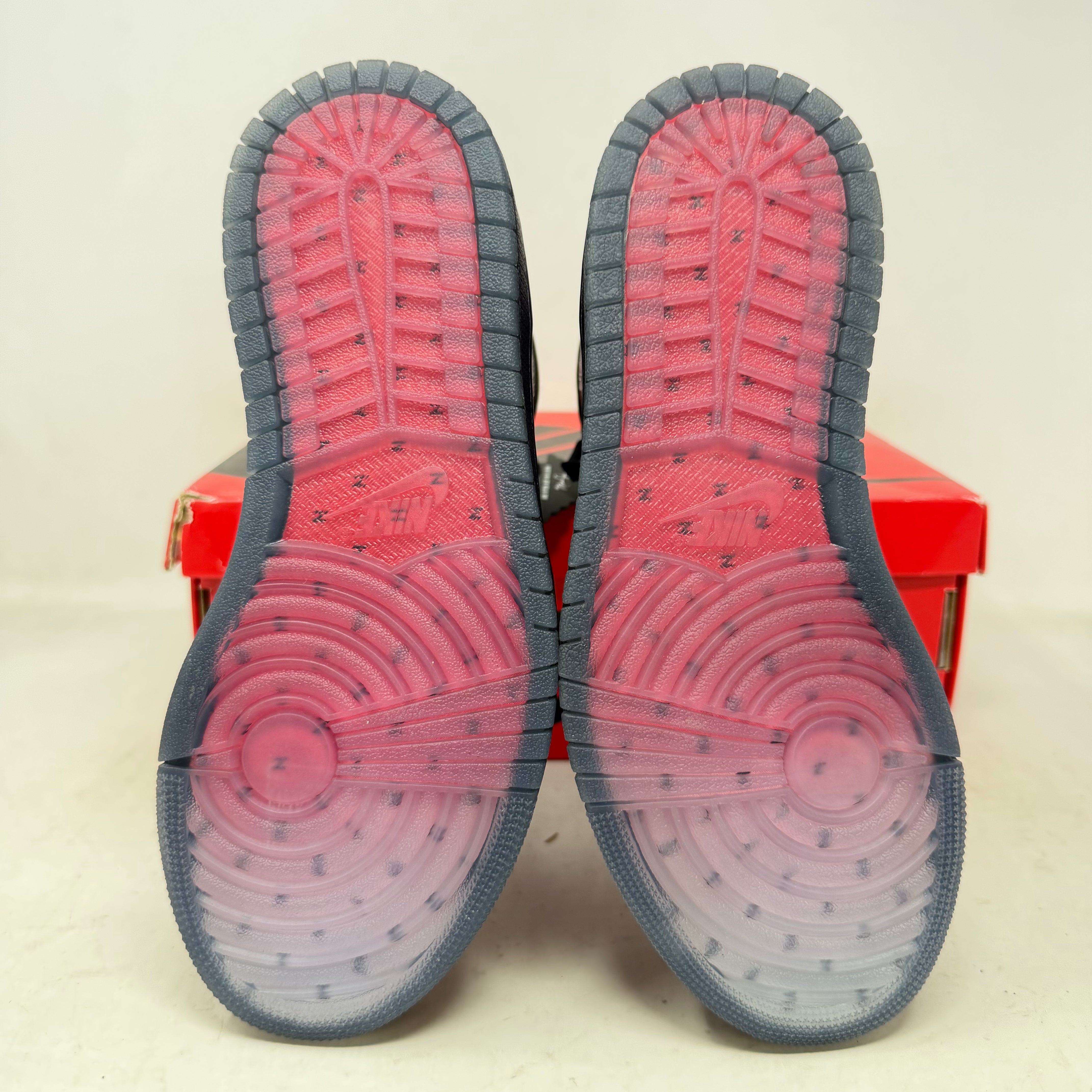 Jordan 1 Retro High Zoom Fearless (Sample)