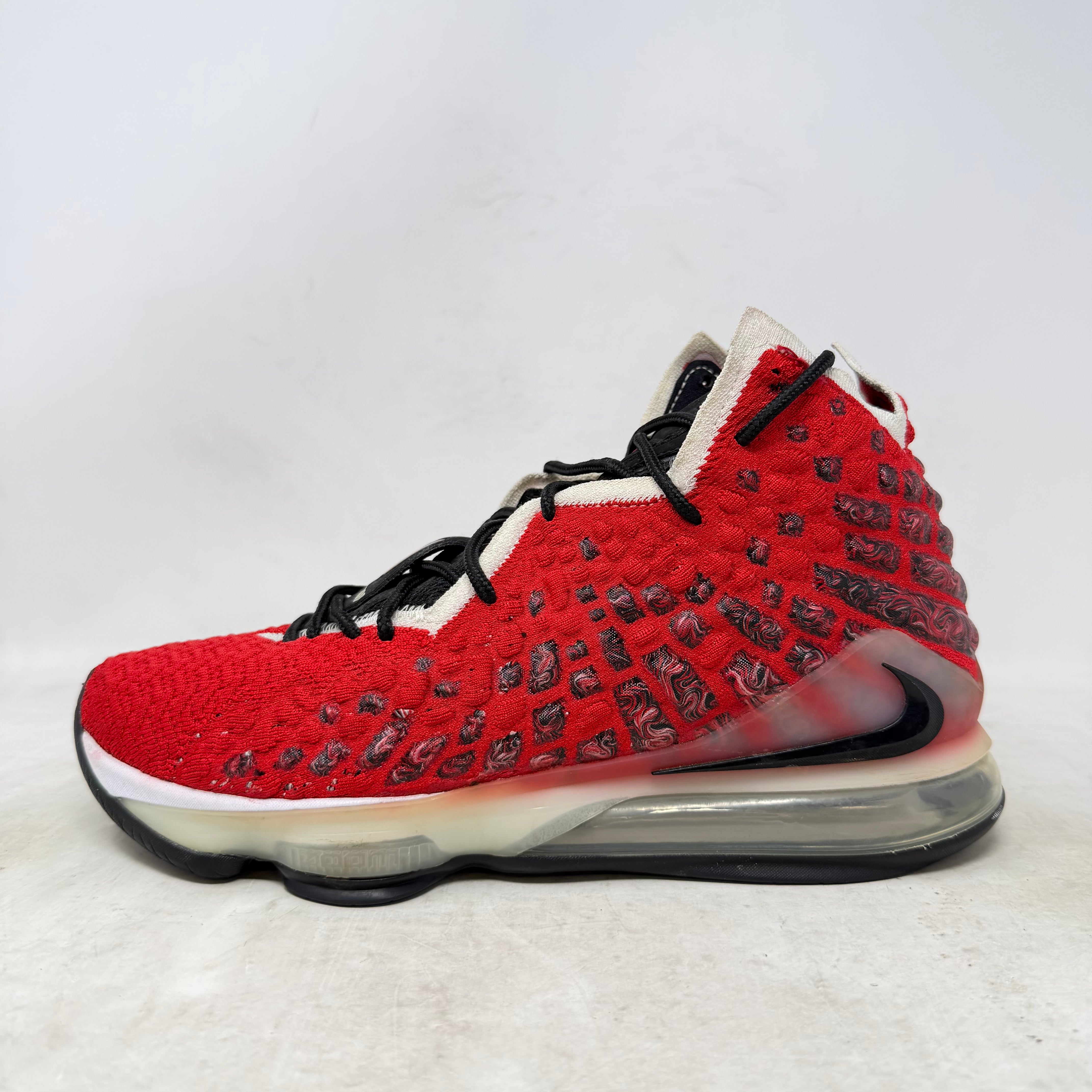 Nike LeBron 17 Uptempo