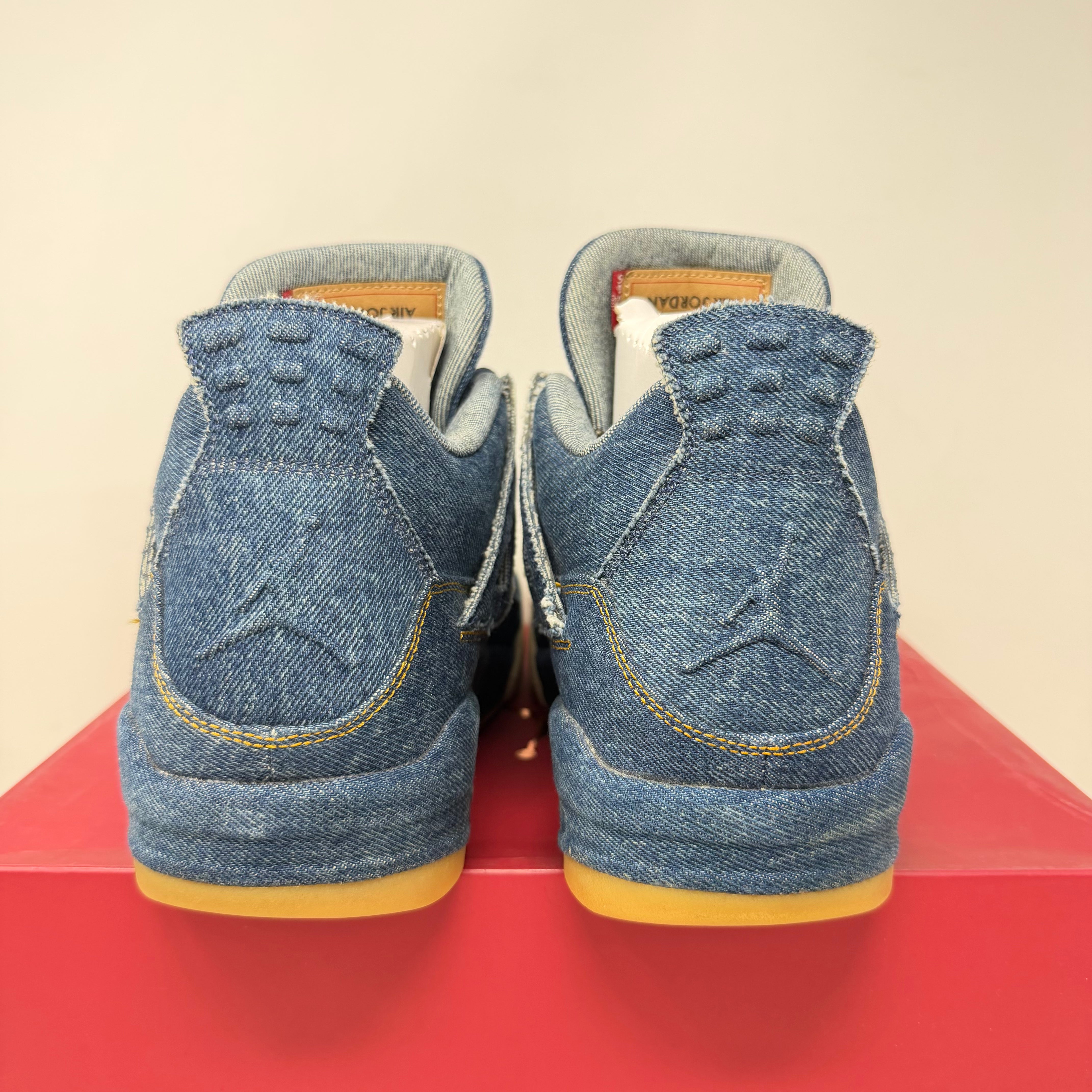 Jordan 4 Retro Levi's Denim (Tag with Levi's Logo)
