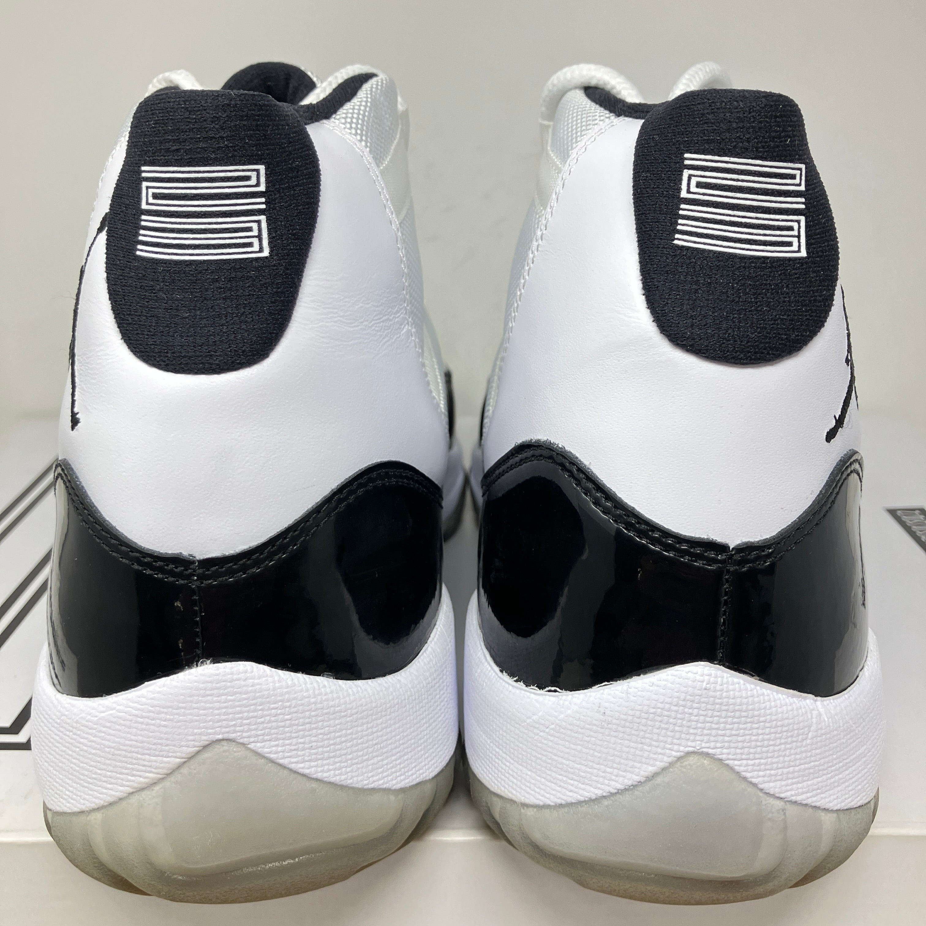 Jordan 11 Retro Concord (2011)