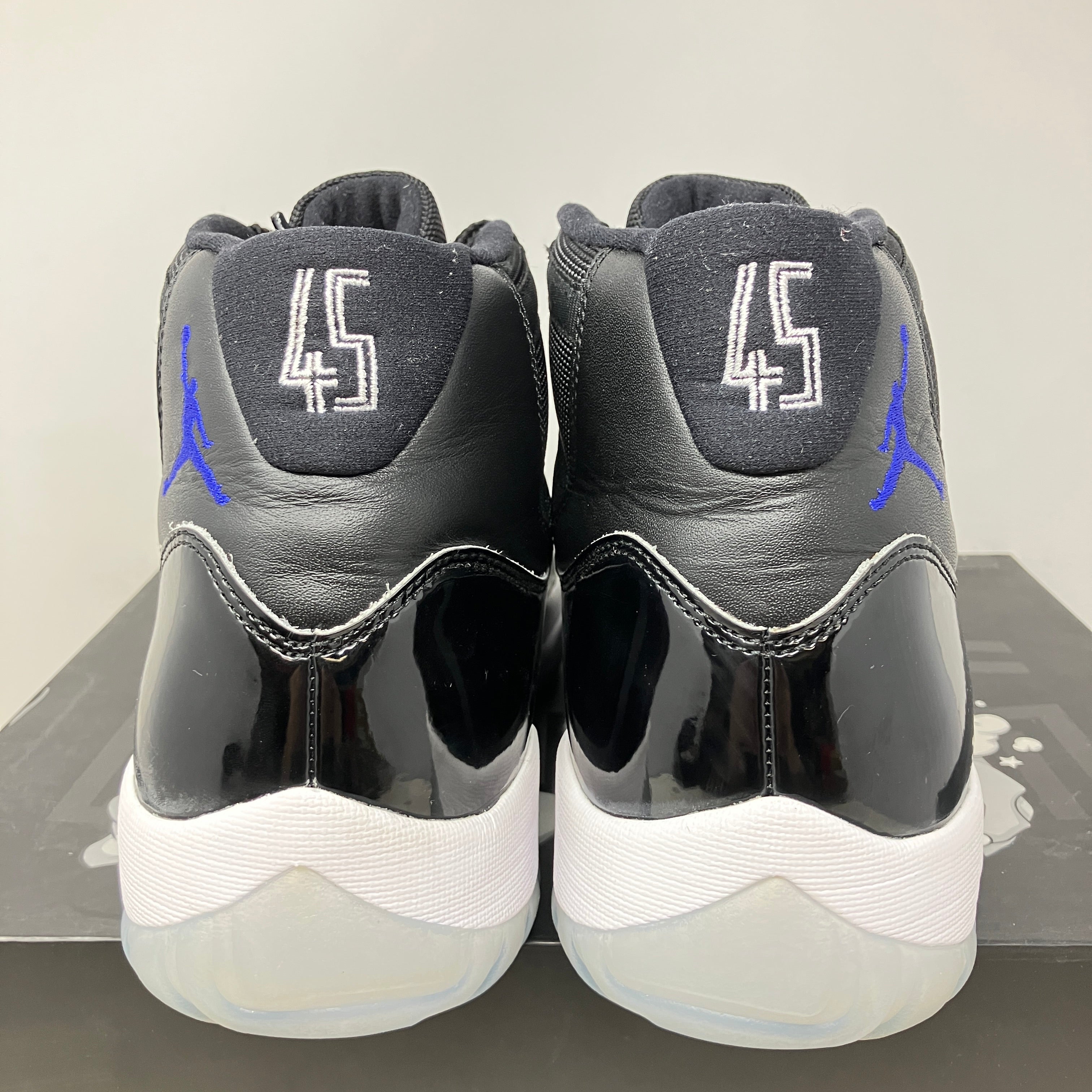 Jordan 11 Retro Space Jam (2016)