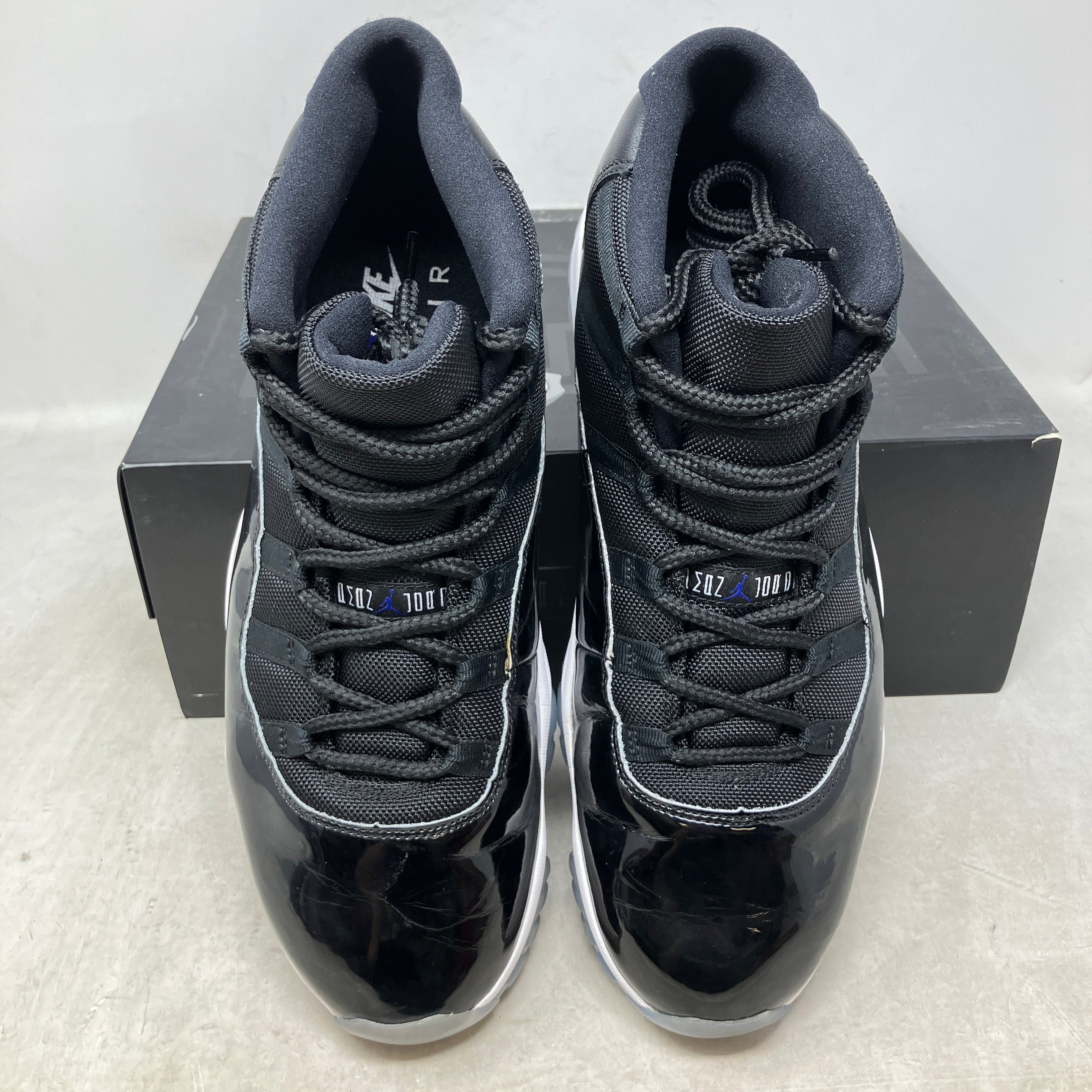 Jordan 11 Retro Space Jam (2016)